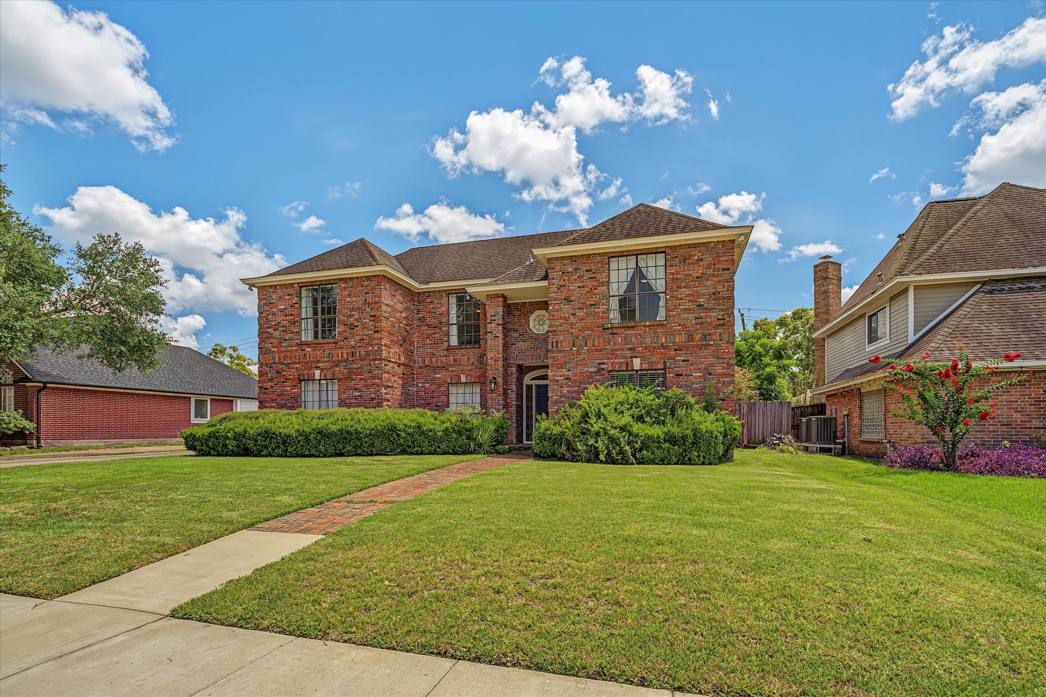 410 Crestwood Drive Property Photo 1
