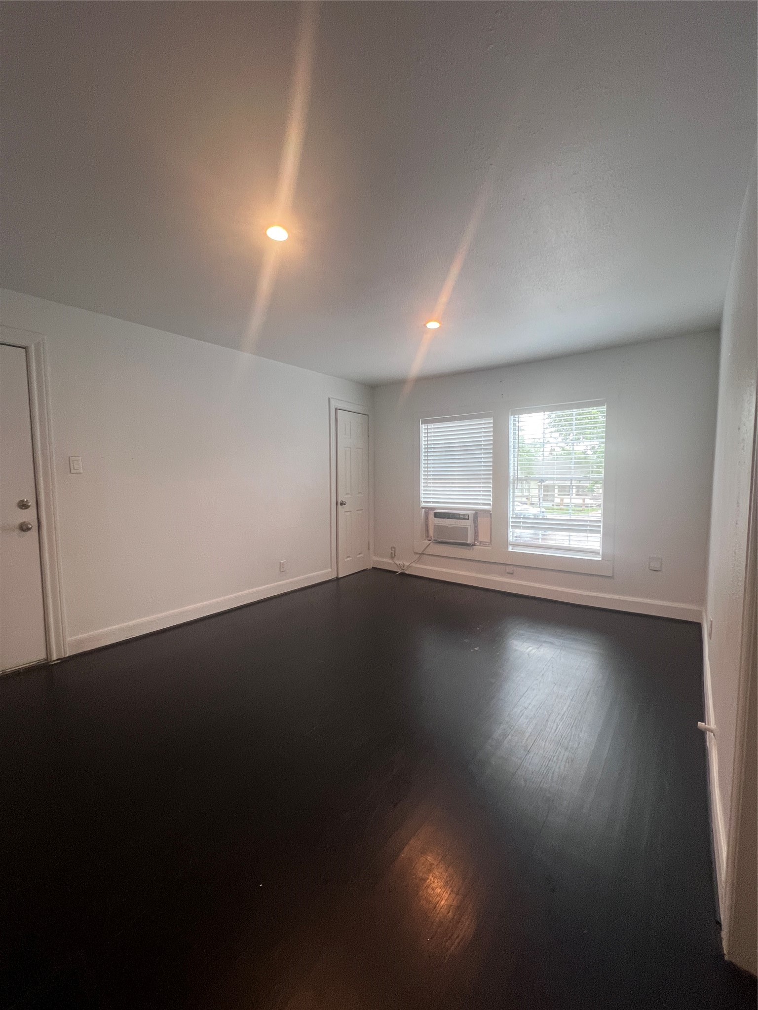 605 Enid Street Property Photo 2