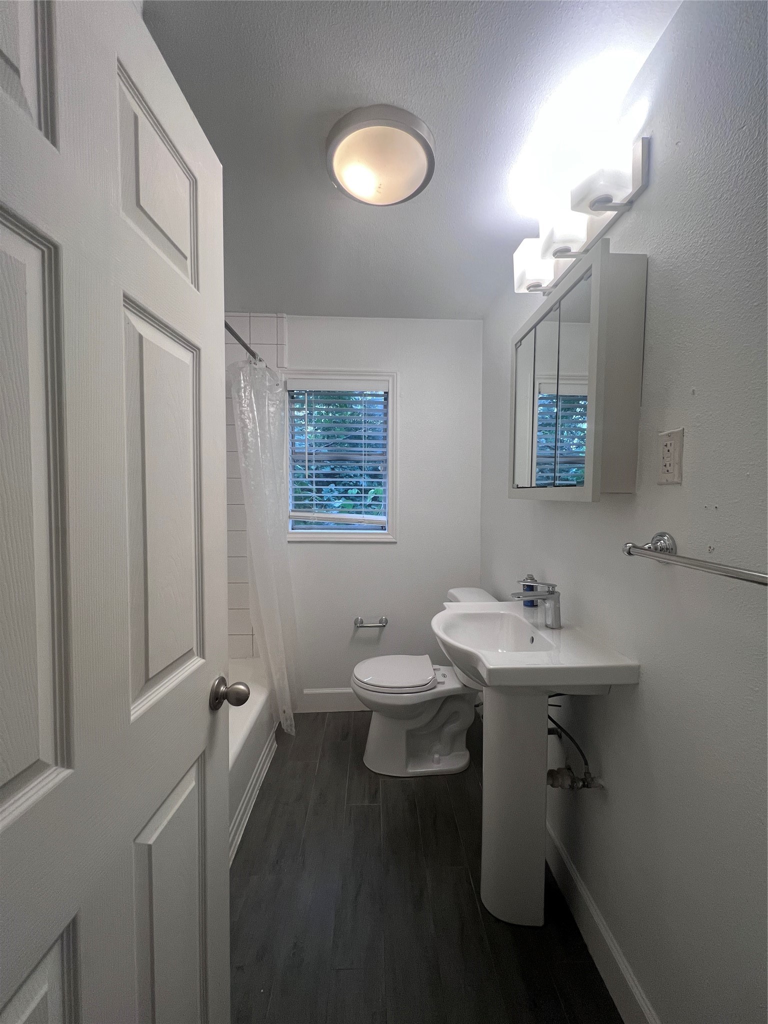 605 Enid Street Property Photo 4