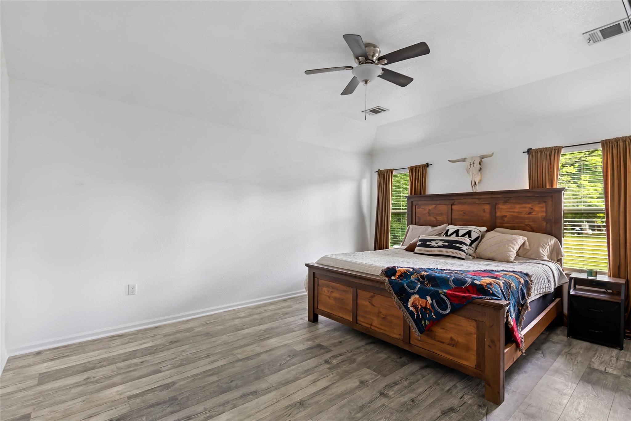 451 County Road 2358 Property Photo 14