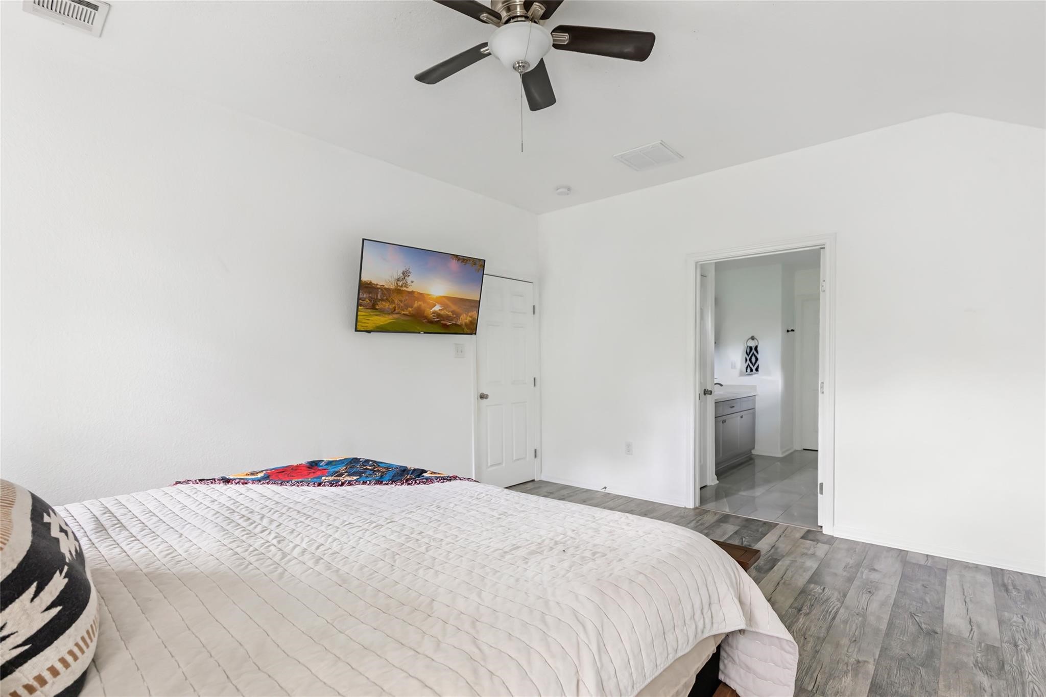 451 County Road 2358 Property Photo 15