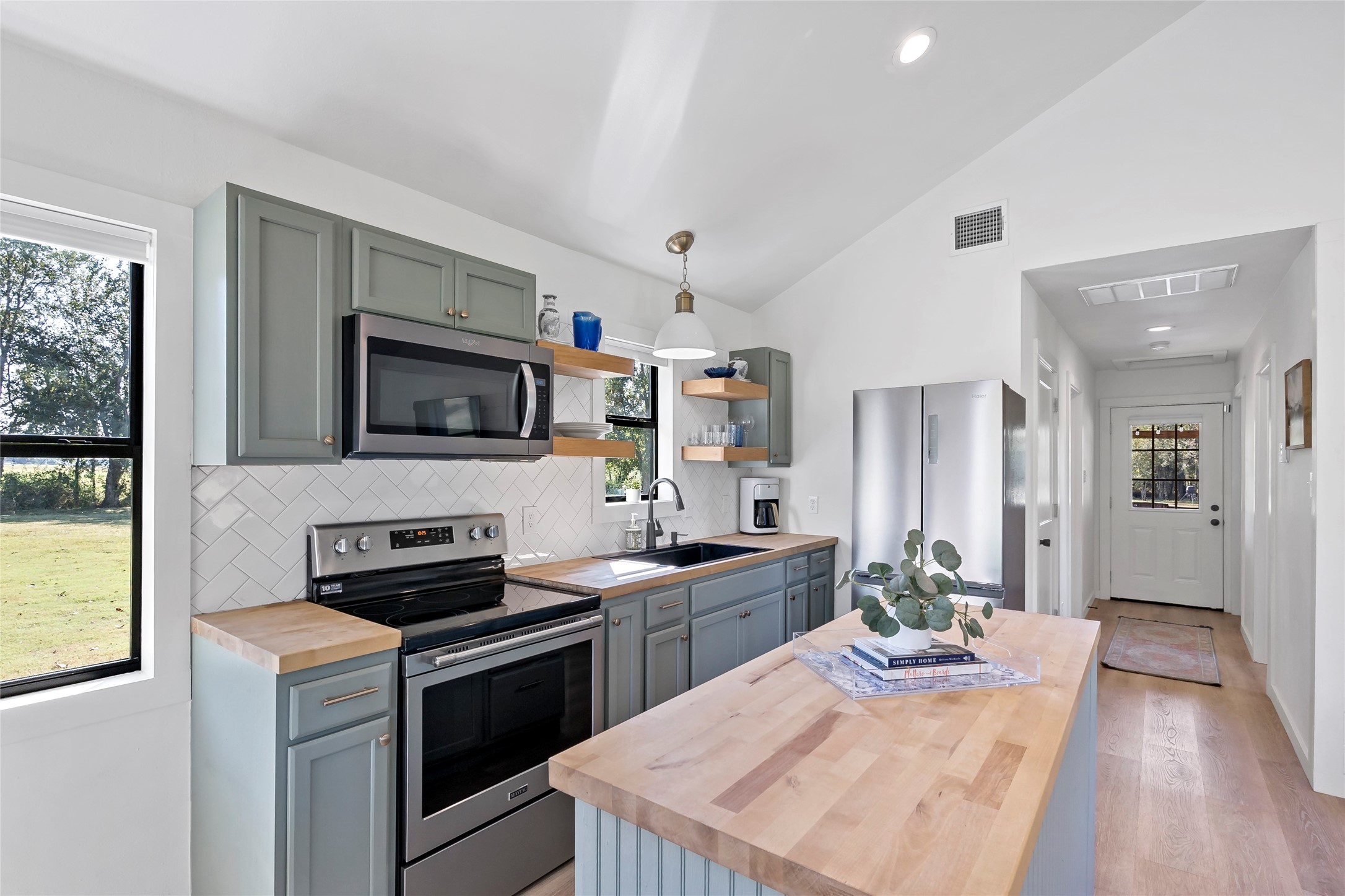 8611 Fm 1370 Property Photo 5