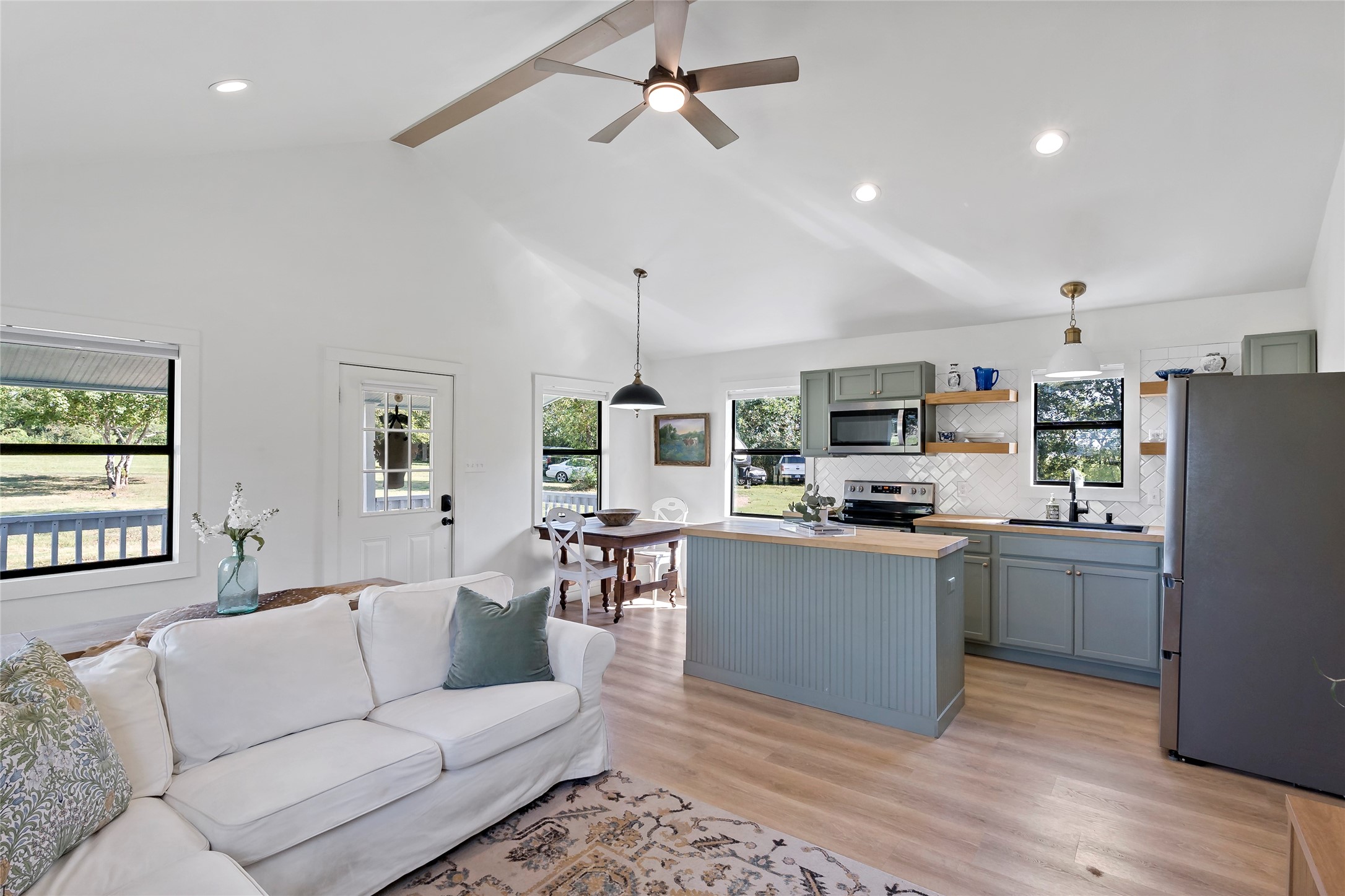 8611 Fm 1370 Property Photo 15