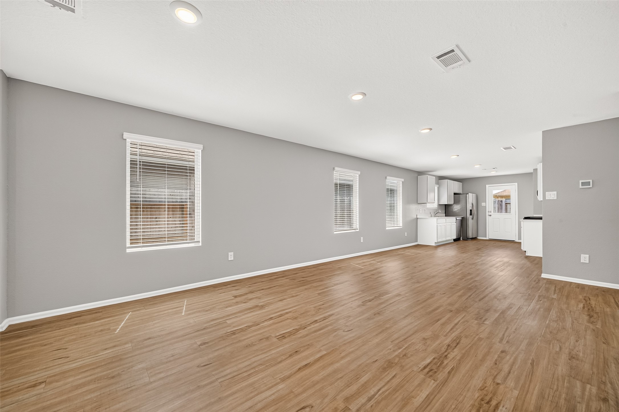 19494 Rosali Meadow Drive Property Photo 6