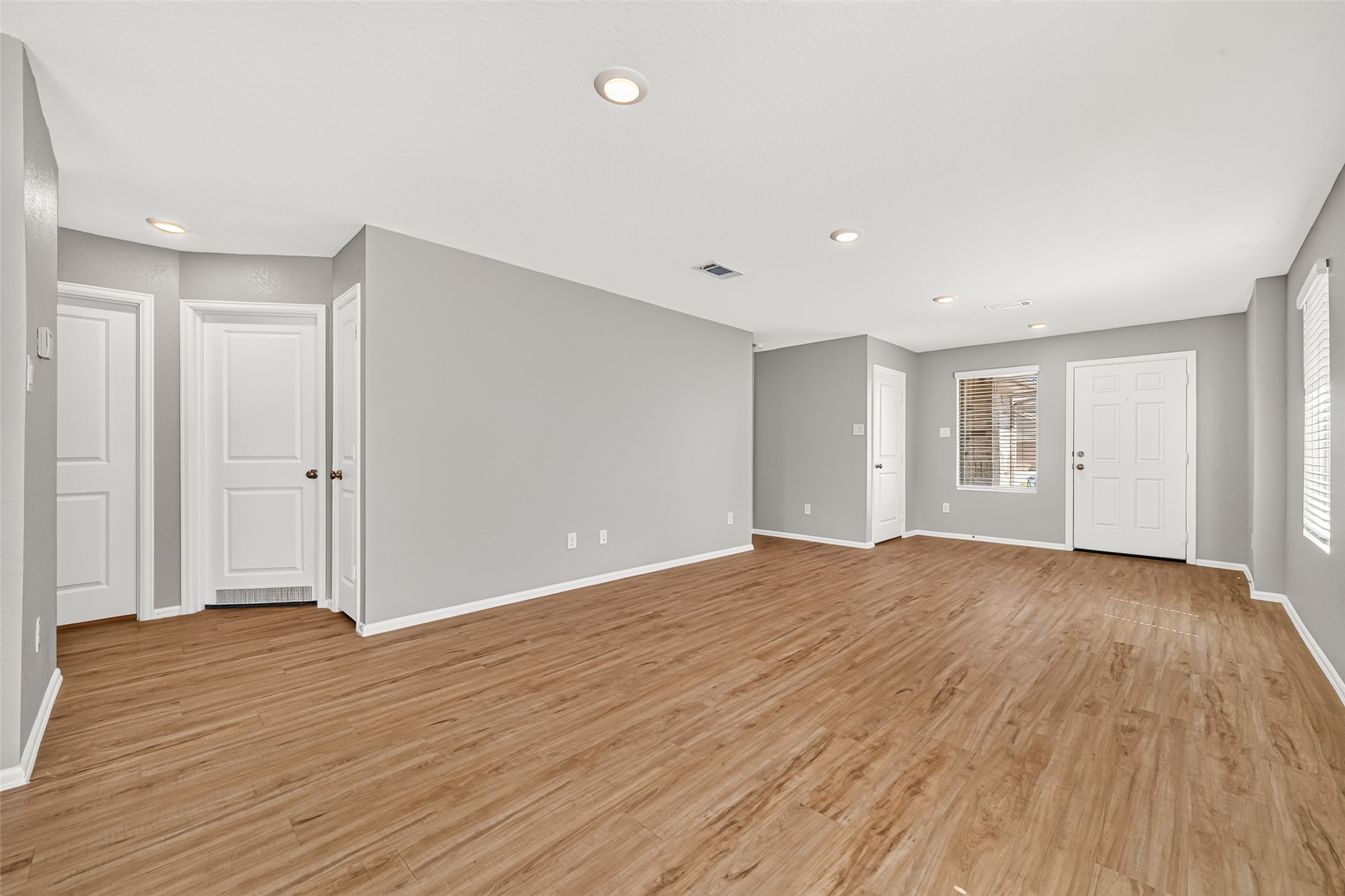 19494 Rosali Meadow Drive Property Photo 8
