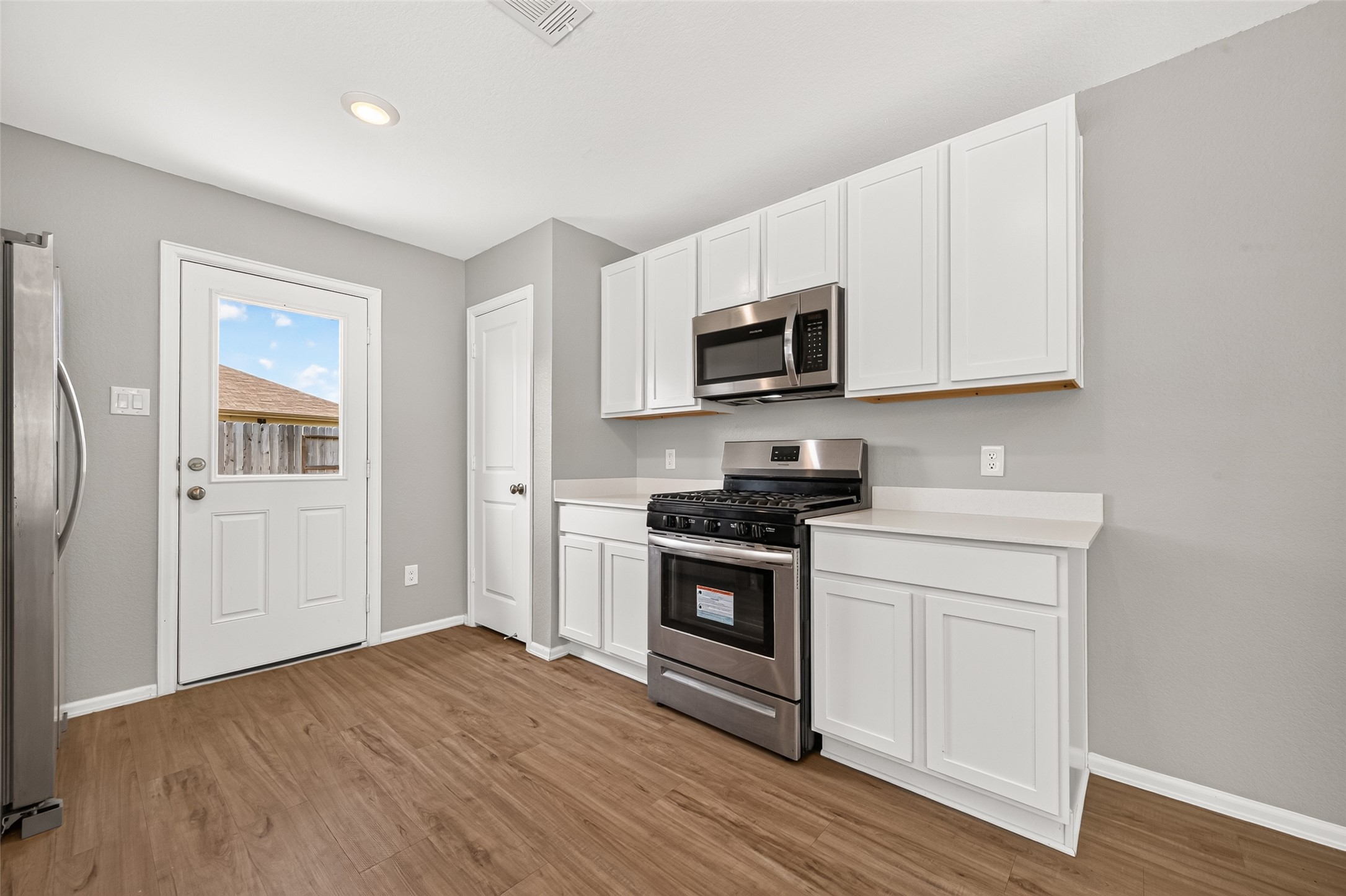 19494 Rosali Meadow Drive Property Photo 11