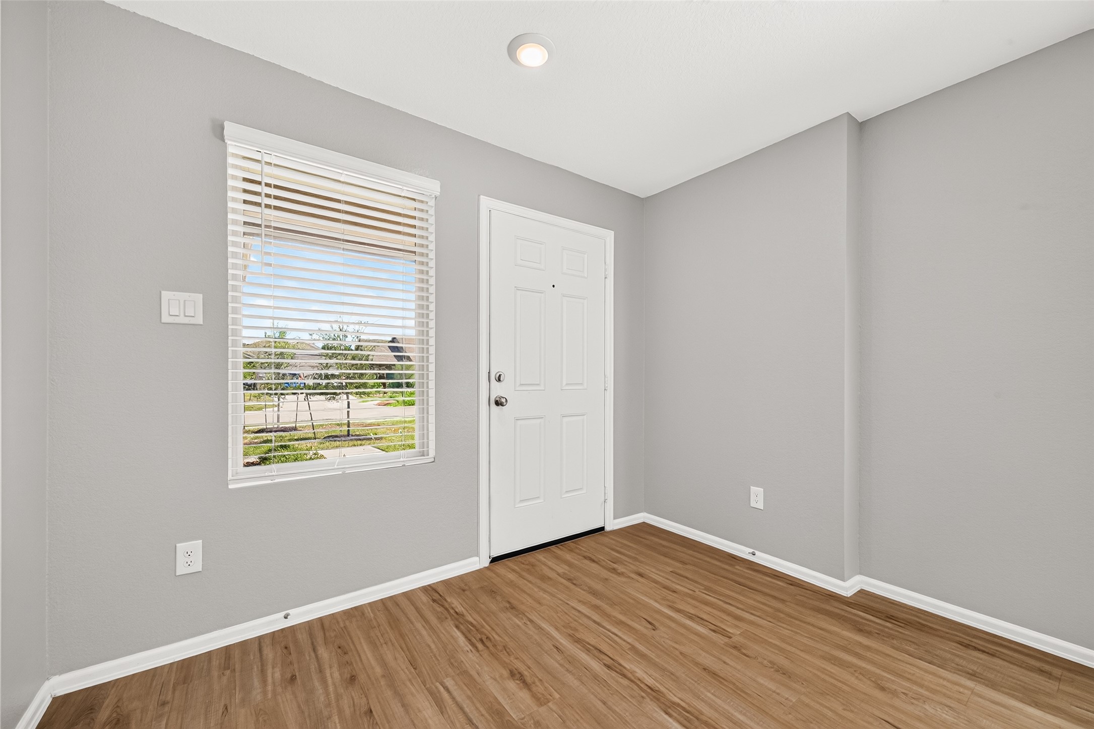 19494 Rosali Meadow Drive Property Photo 26