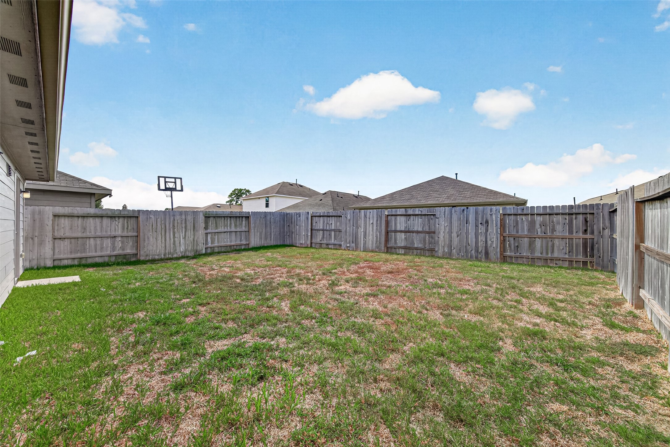 19494 Rosali Meadow Drive Property Photo 33