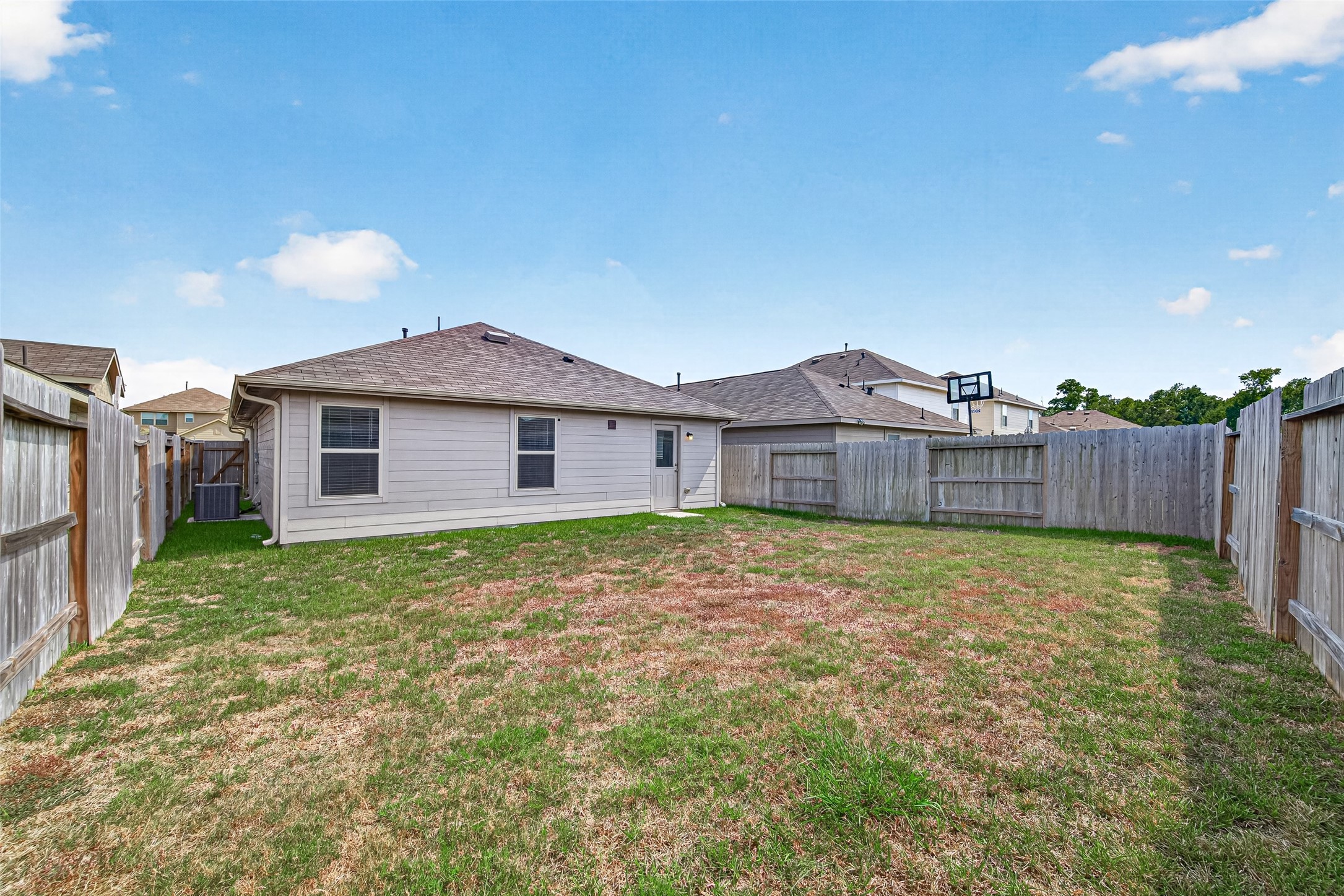 19494 Rosali Meadow Drive Property Photo 35