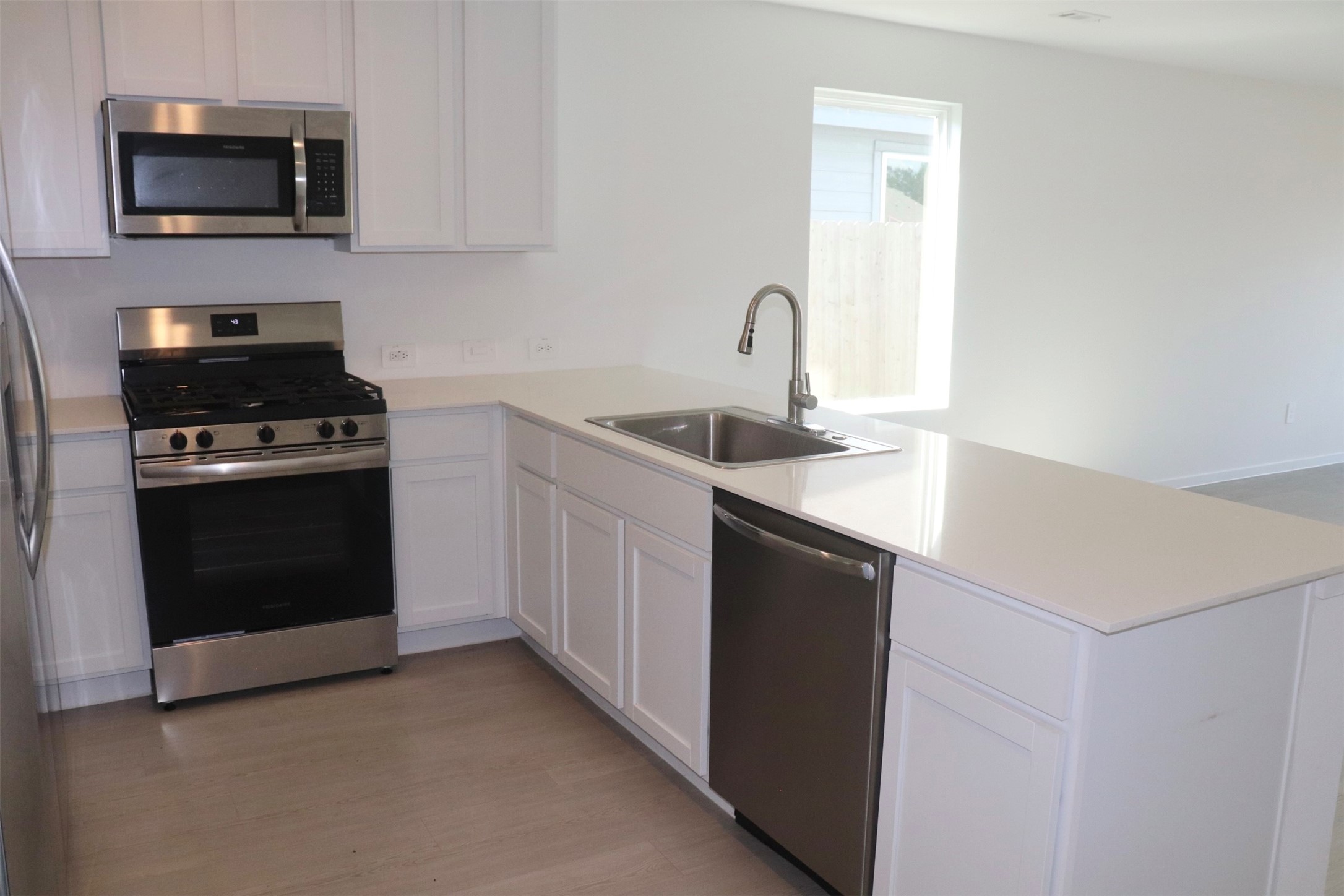 16477 Blossom Grove Drive Property Photo 3