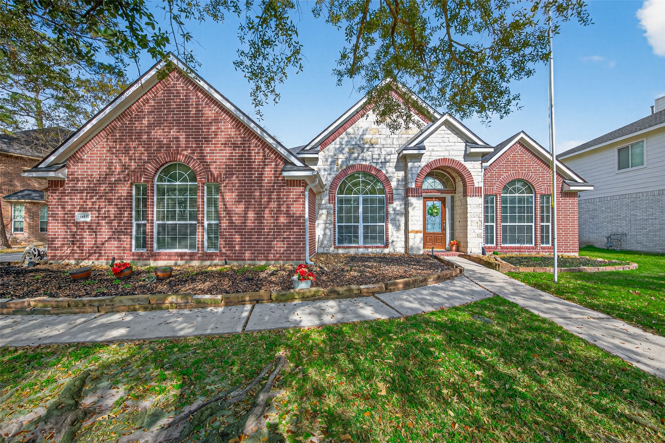 18810 Walden Forest Drive Property Photo 2