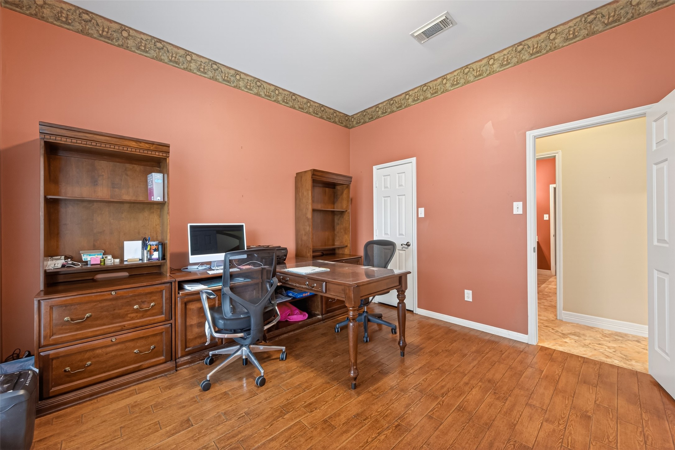 18810 Walden Forest Drive Property Photo 7