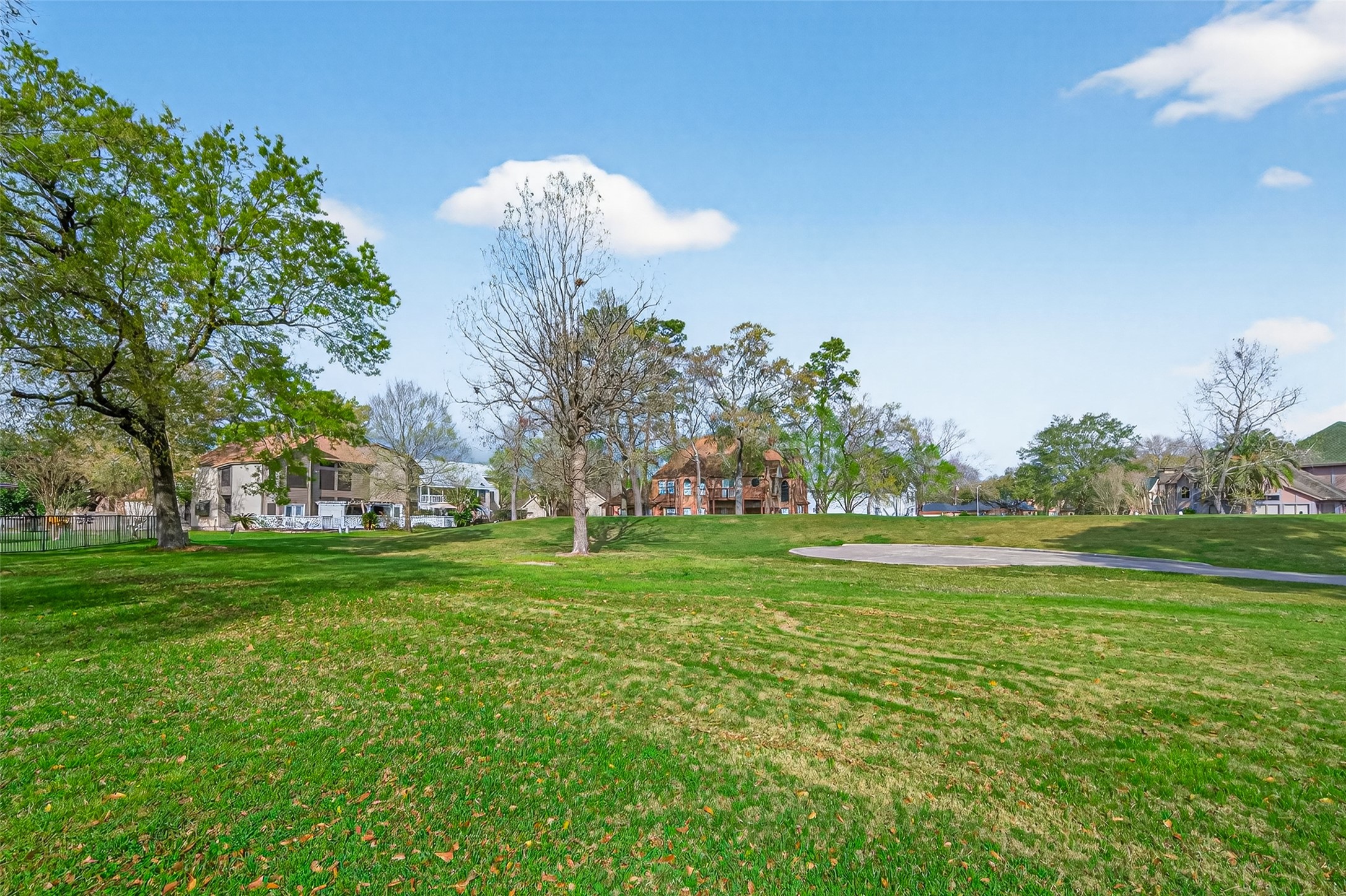 18810 Walden Forest Drive Property Photo 37