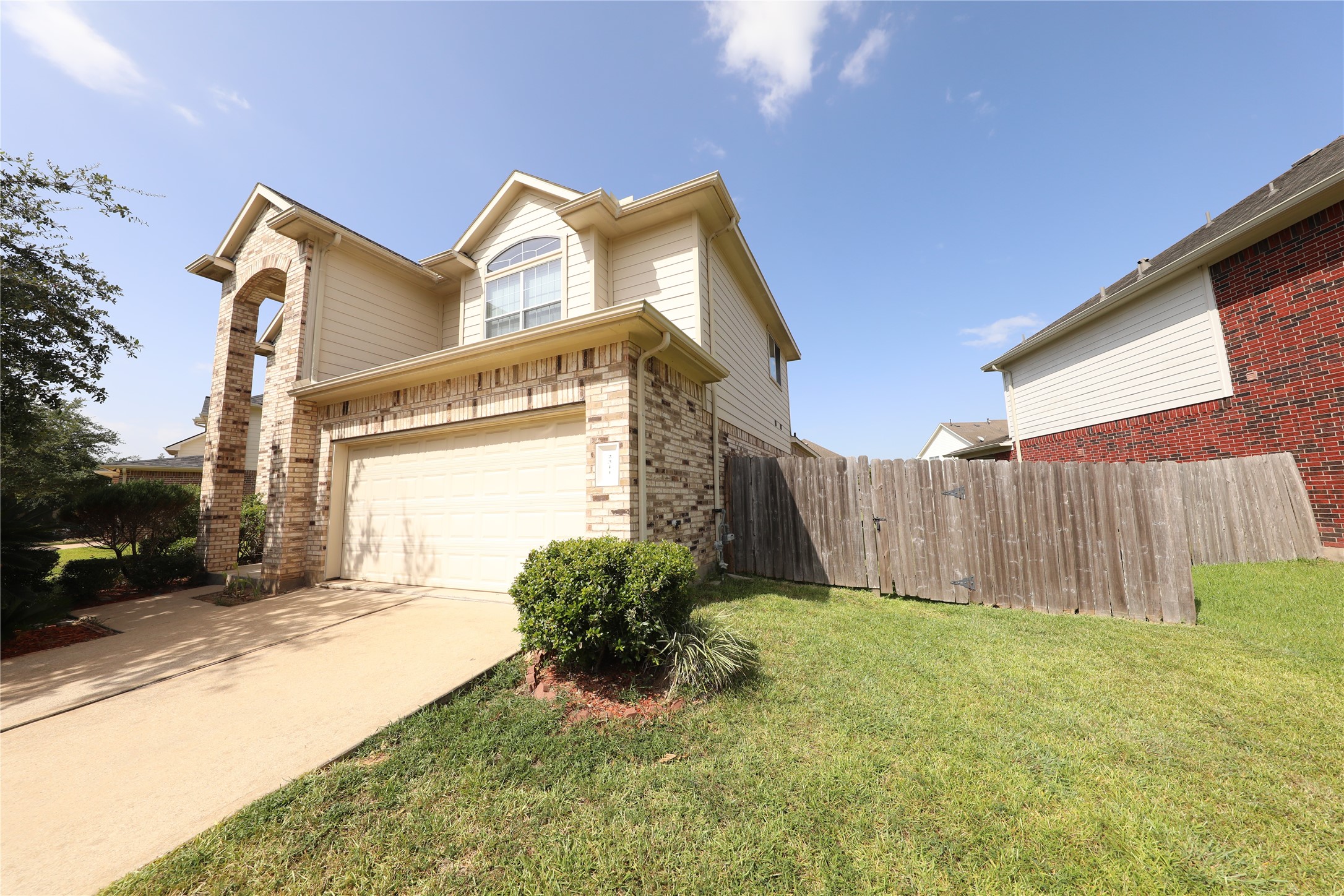 2311 Diamond Springs Drive Property Photo 1