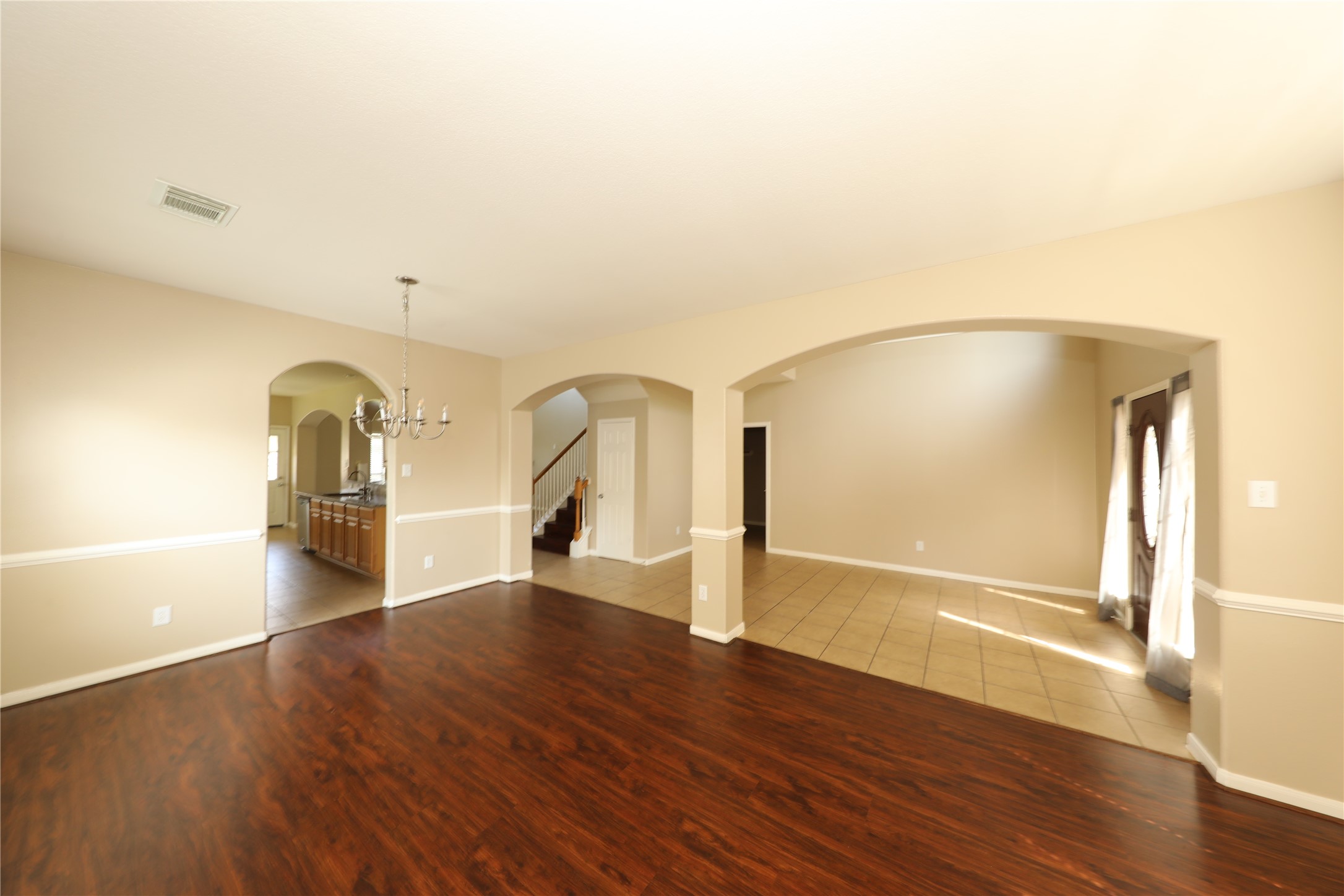 2311 Diamond Springs Drive Property Photo 4