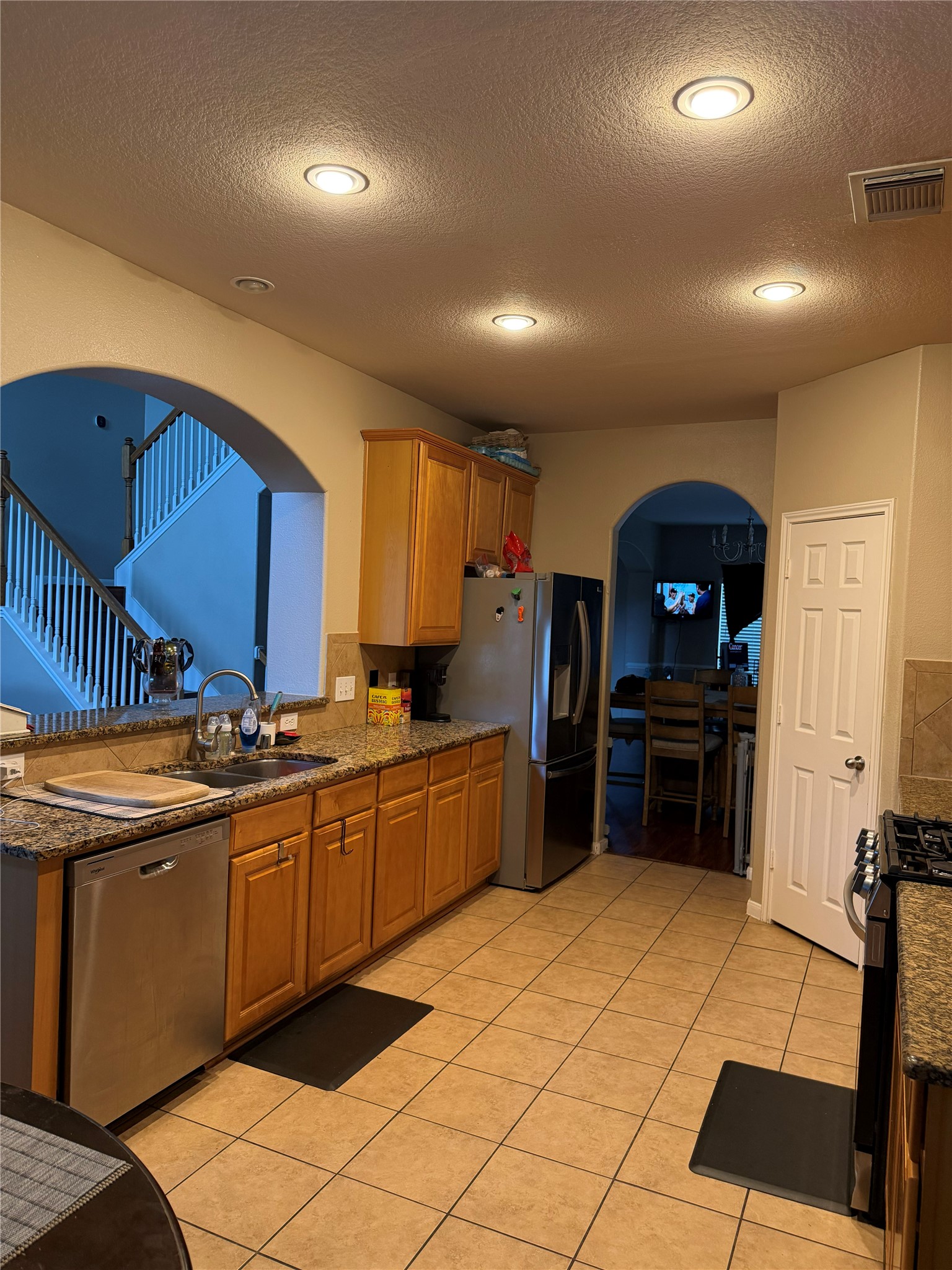 2311 Diamond Springs Drive Property Photo 5
