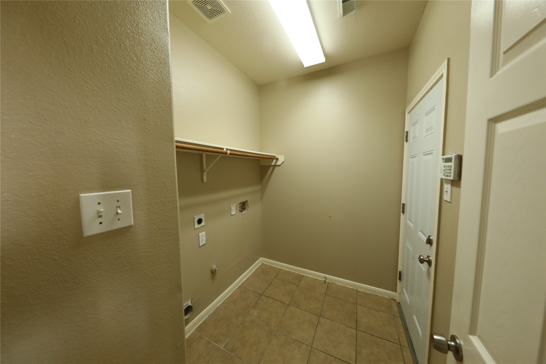 2311 Diamond Springs Drive Property Photo 13