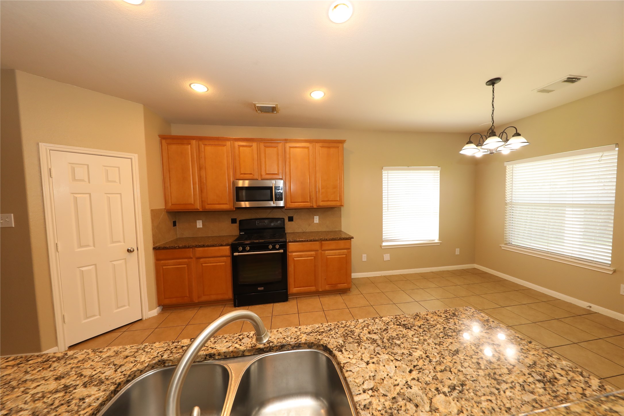 2311 Diamond Springs Drive Property Photo 16