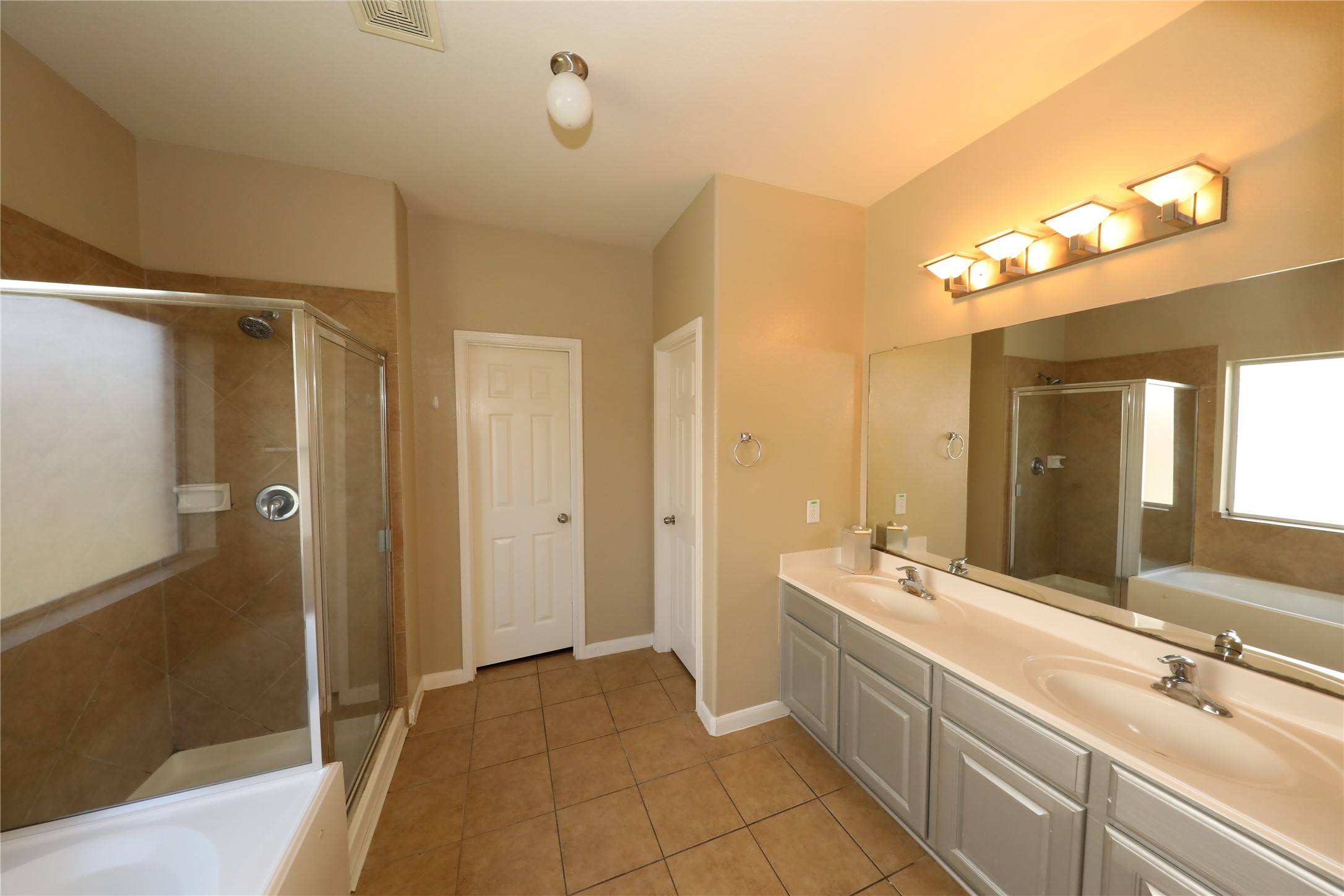 2311 Diamond Springs Drive Property Photo 17