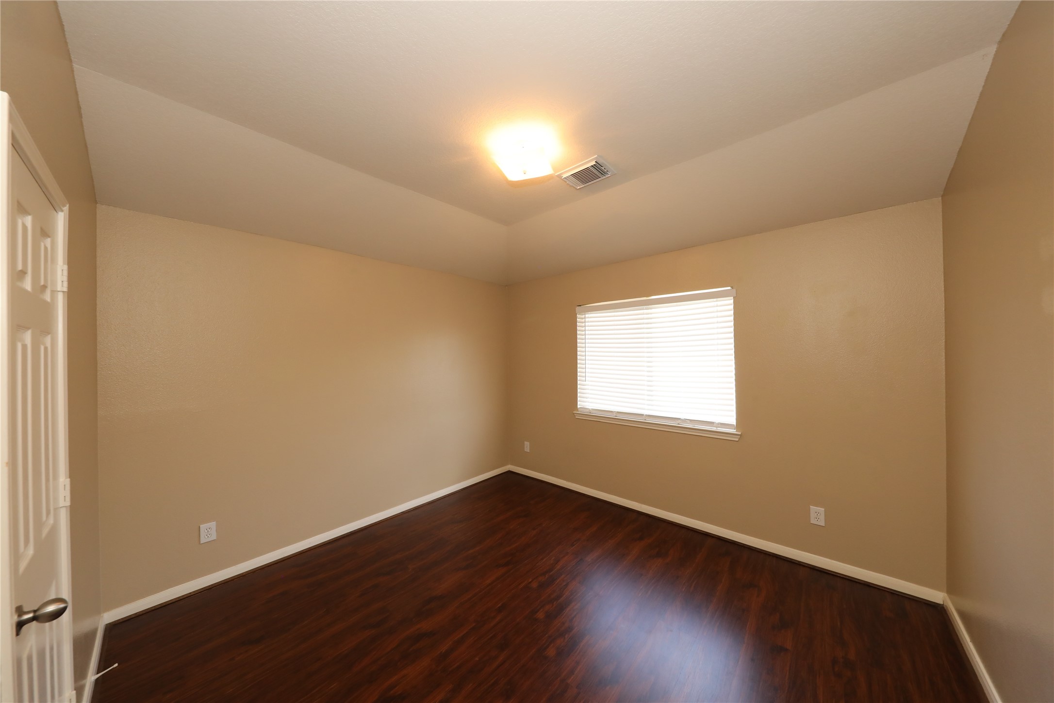 2311 Diamond Springs Drive Property Photo 20