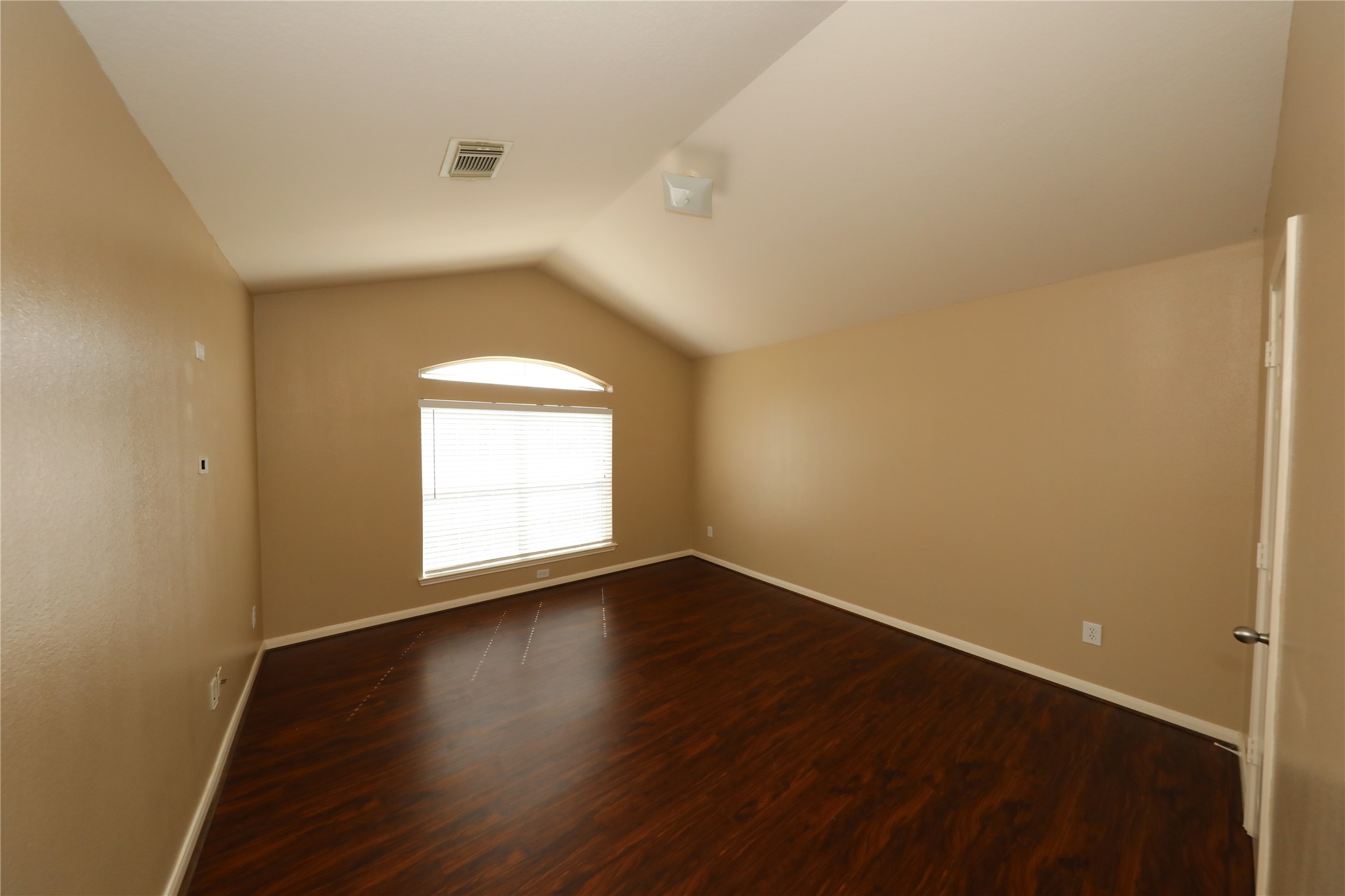 2311 Diamond Springs Drive Property Photo 22