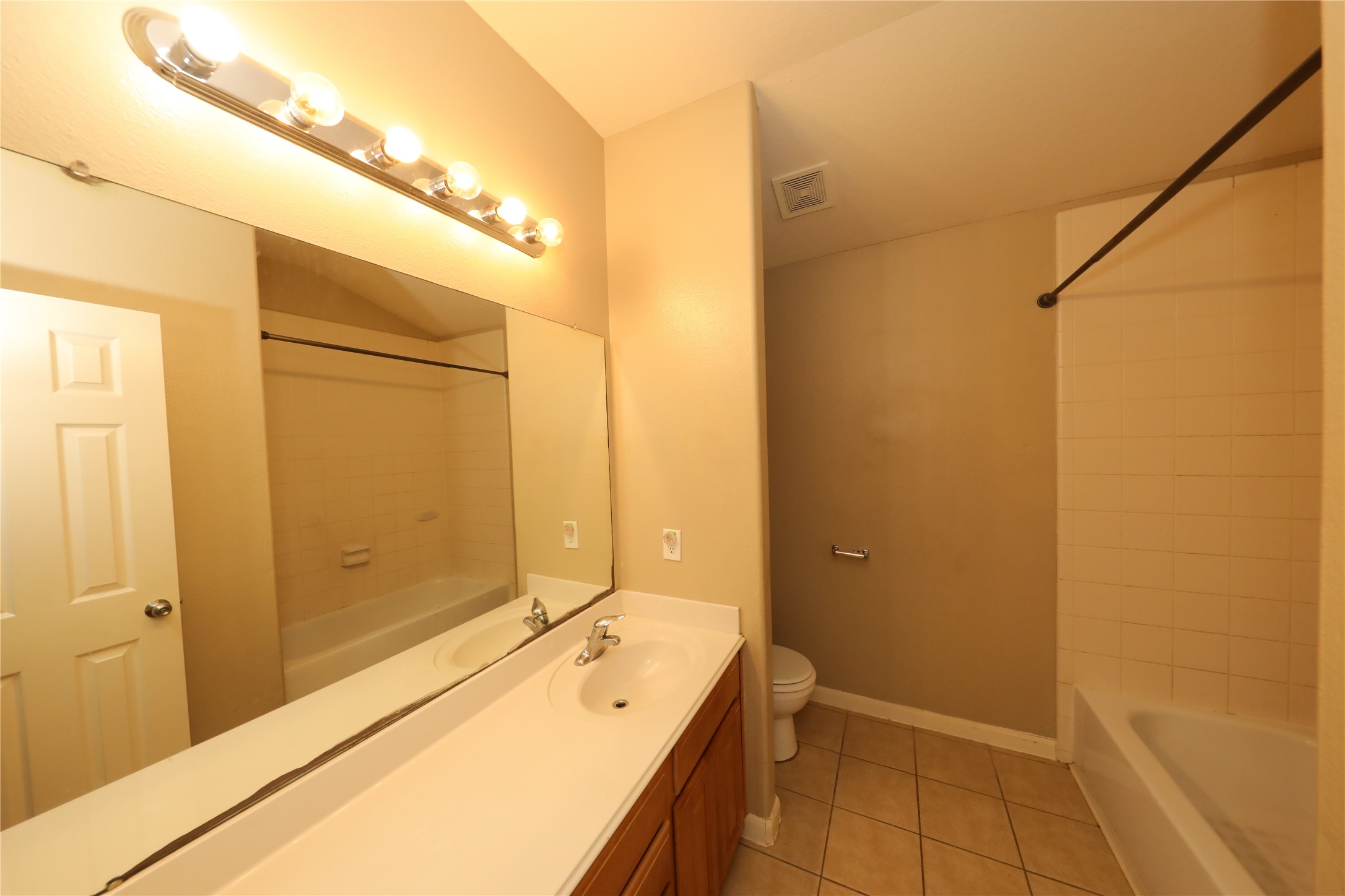 2311 Diamond Springs Drive Property Photo 23