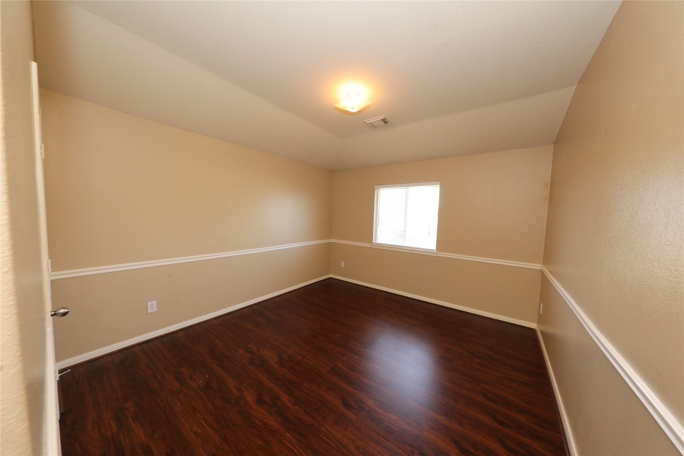 2311 Diamond Springs Drive Property Photo 24