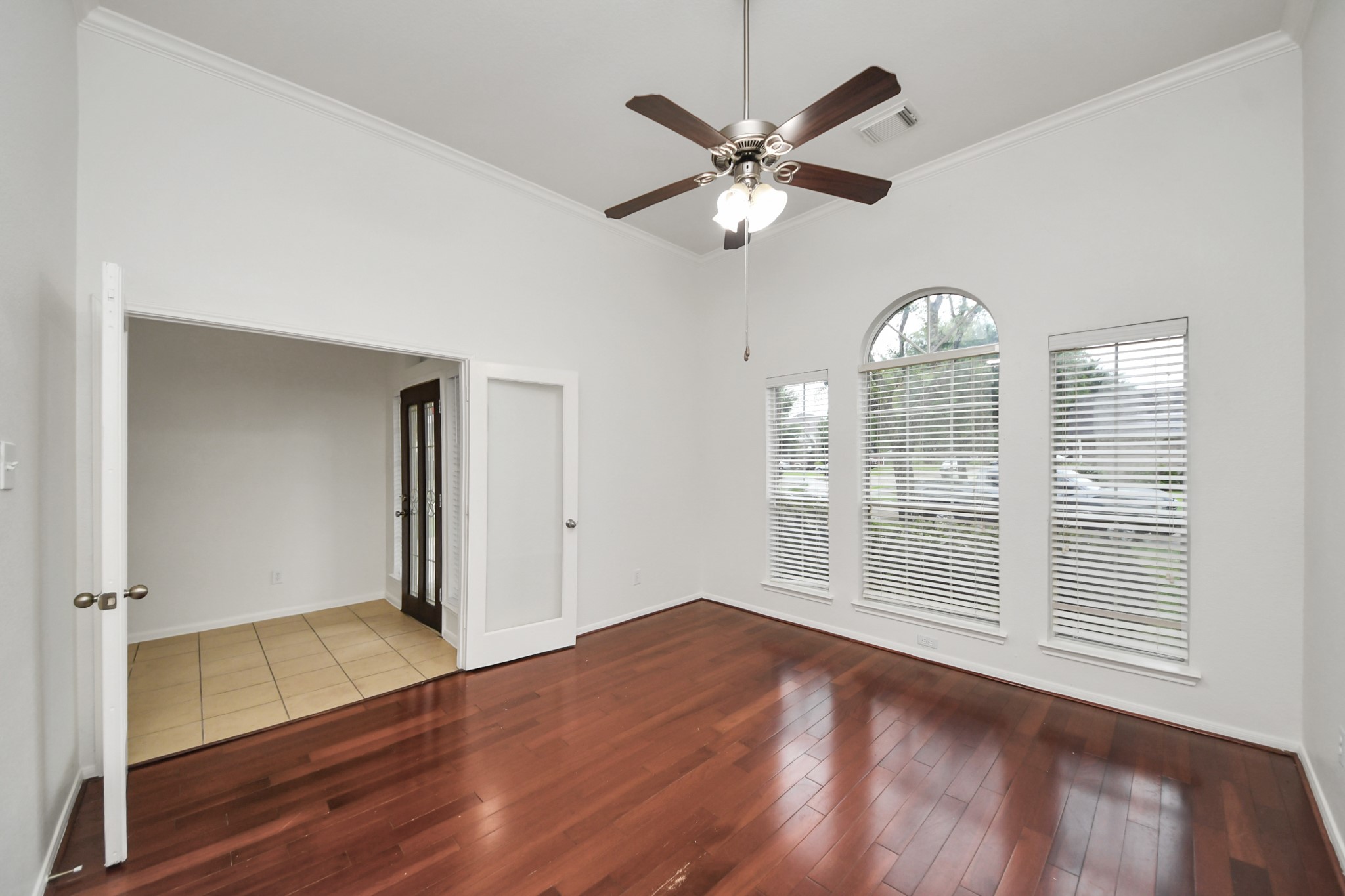 2412 Appian Way Property Photo 4