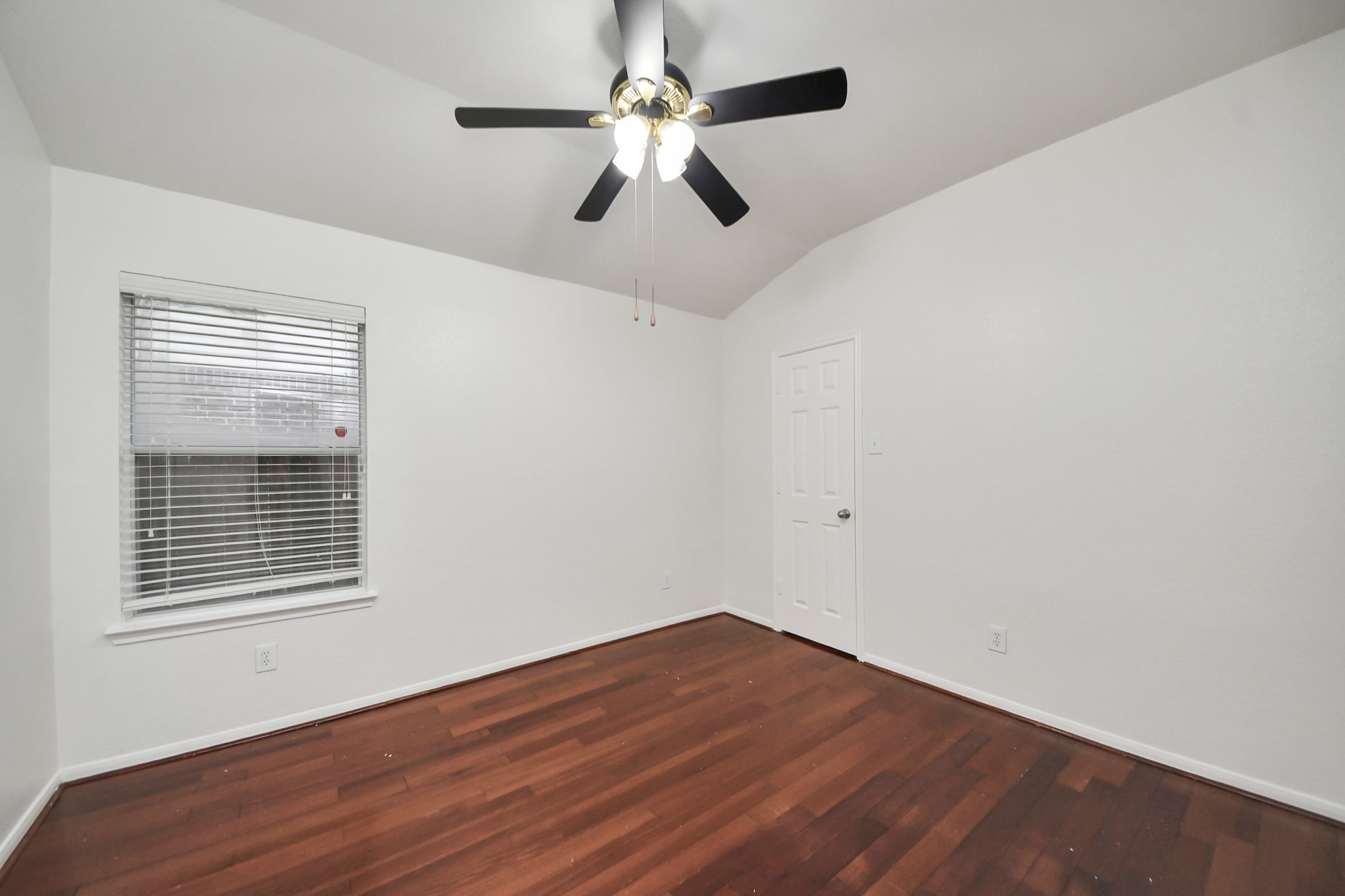 2412 Appian Way Property Photo 5