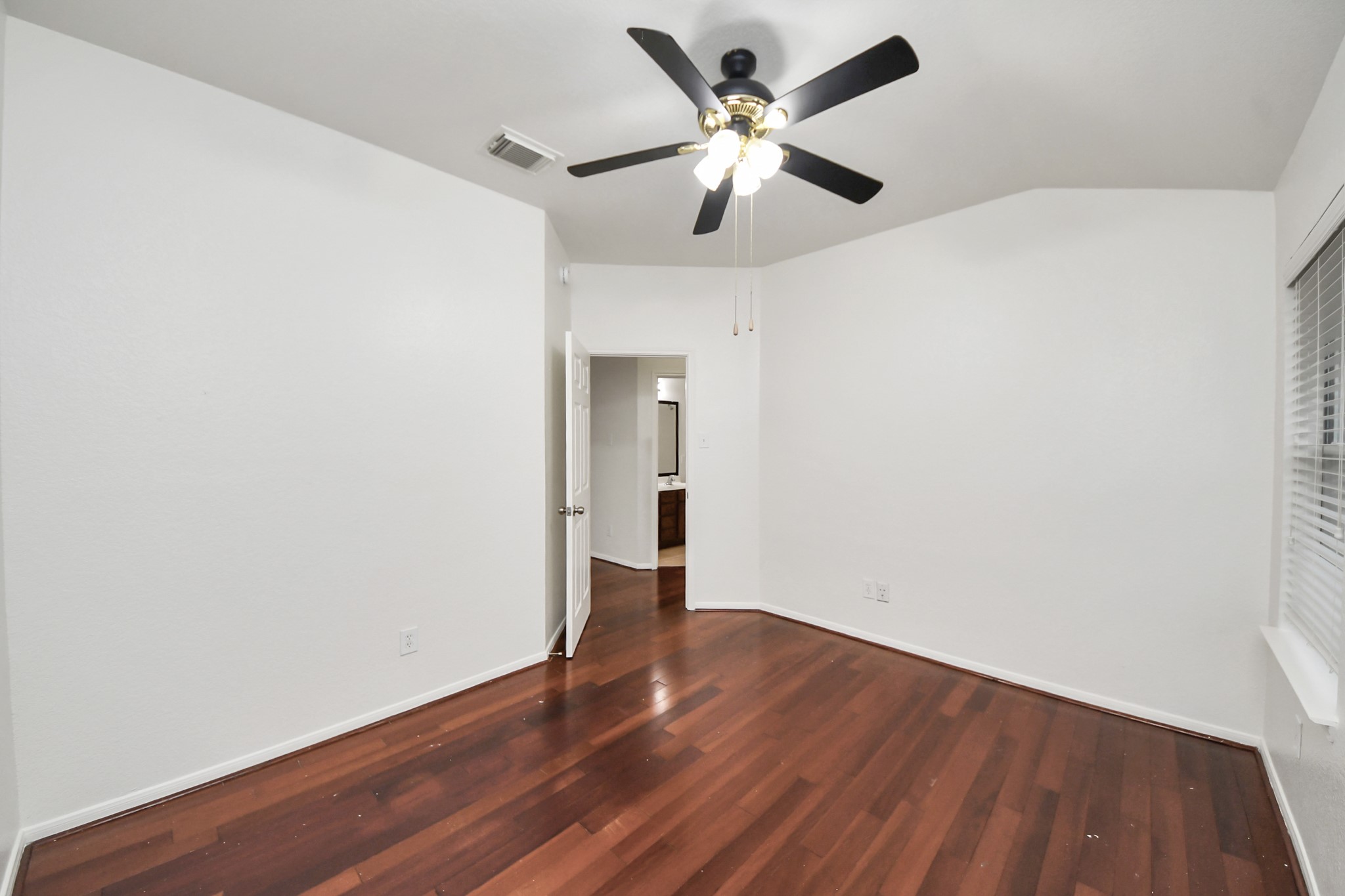 2412 Appian Way Property Photo 6