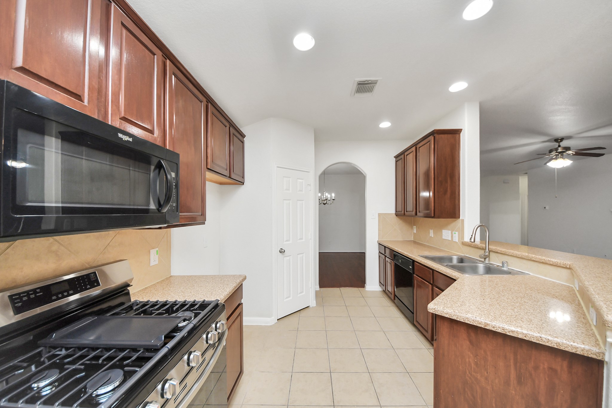 2412 Appian Way Property Photo 16