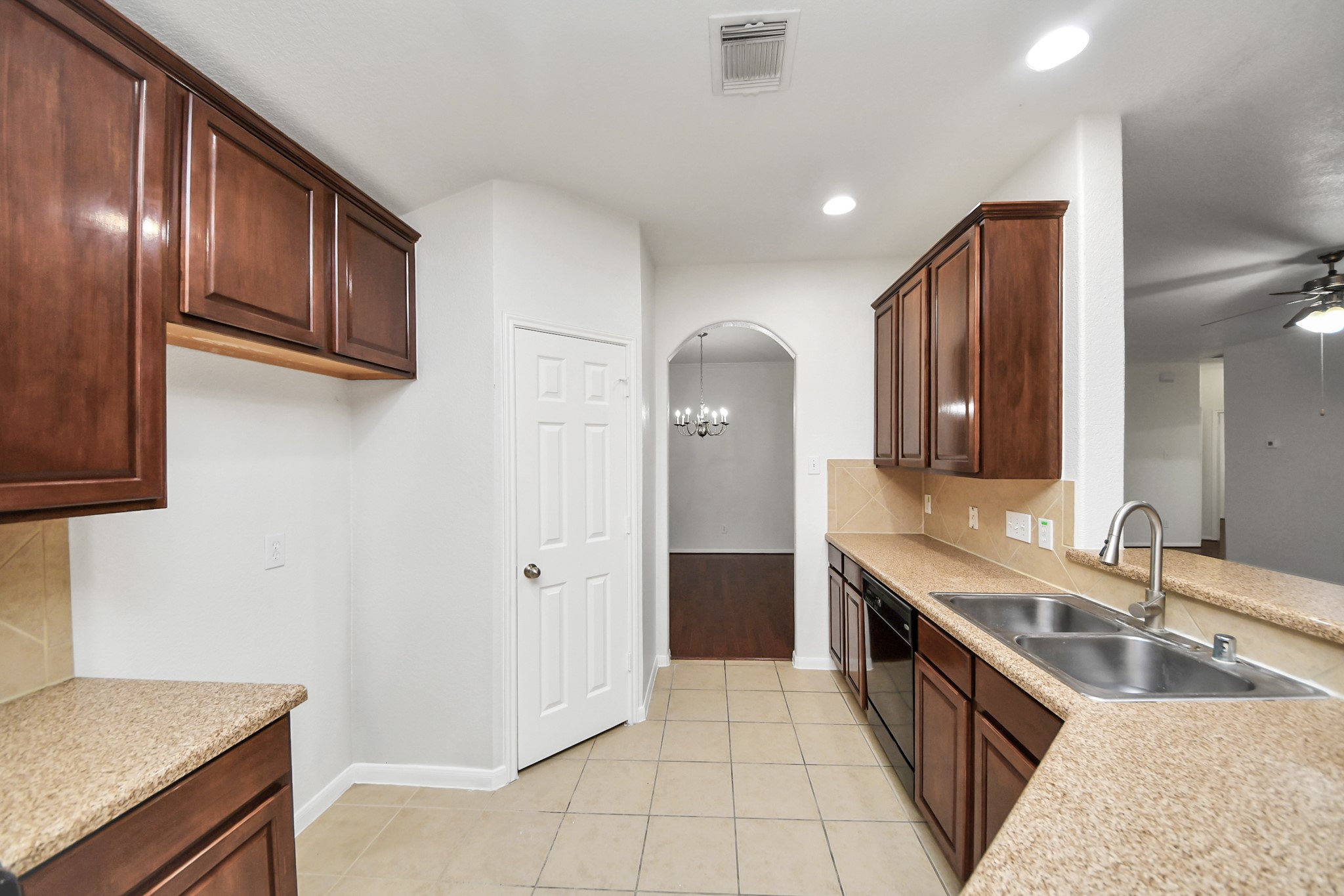 2412 Appian Way Property Photo 18