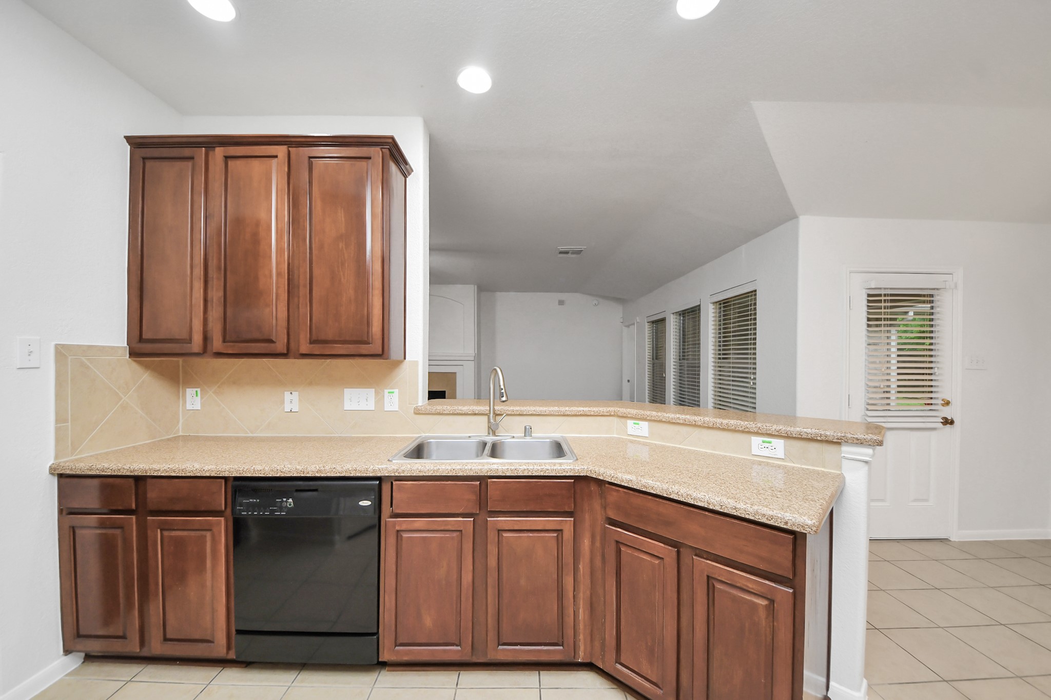 2412 Appian Way Property Photo 19
