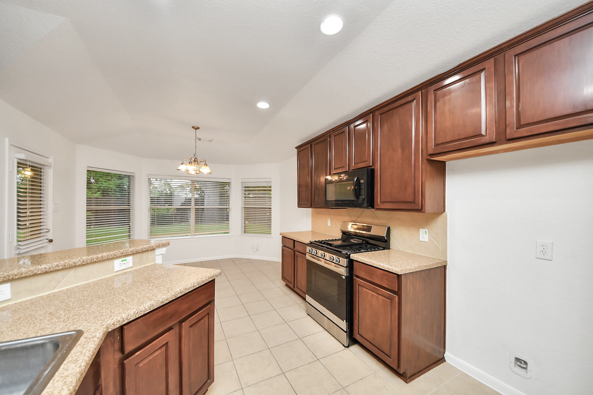 2412 Appian Way Property Photo 21