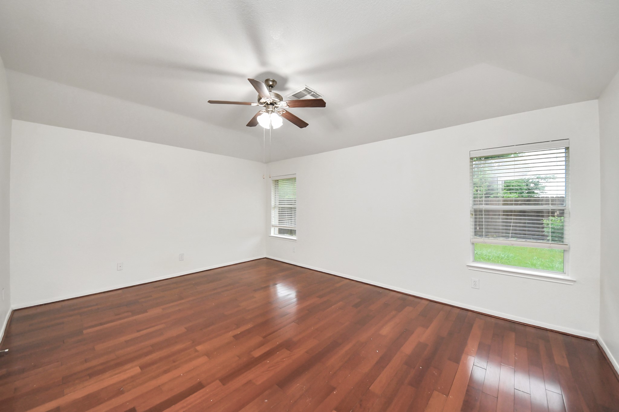 2412 Appian Way Property Photo 25