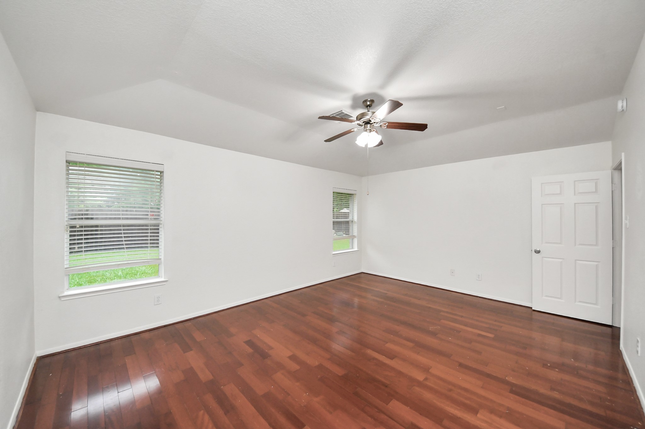2412 Appian Way Property Photo 26