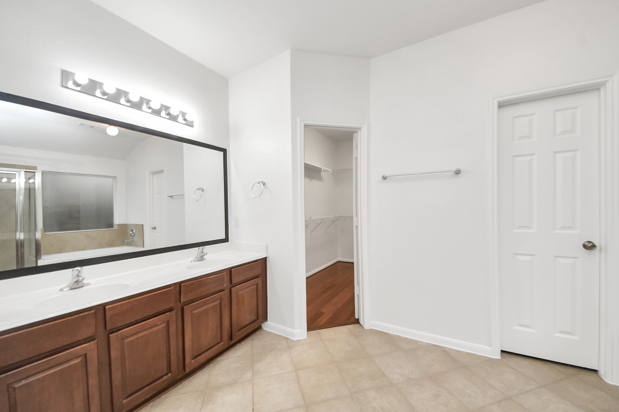 2412 Appian Way Property Photo 28