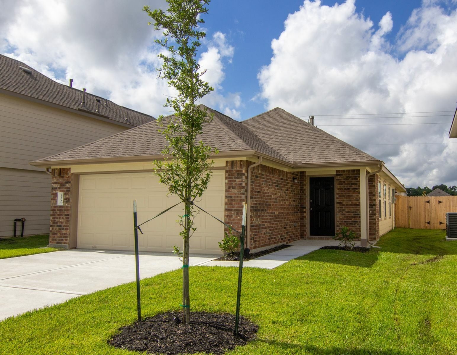 22386 Clear Castle Drive Property Photo 1