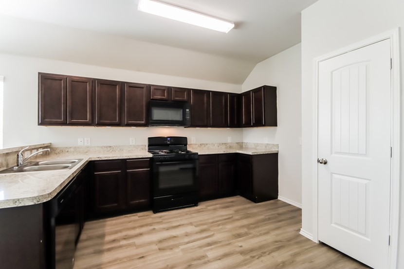 22386 Clear Castle Drive Property Photo 2