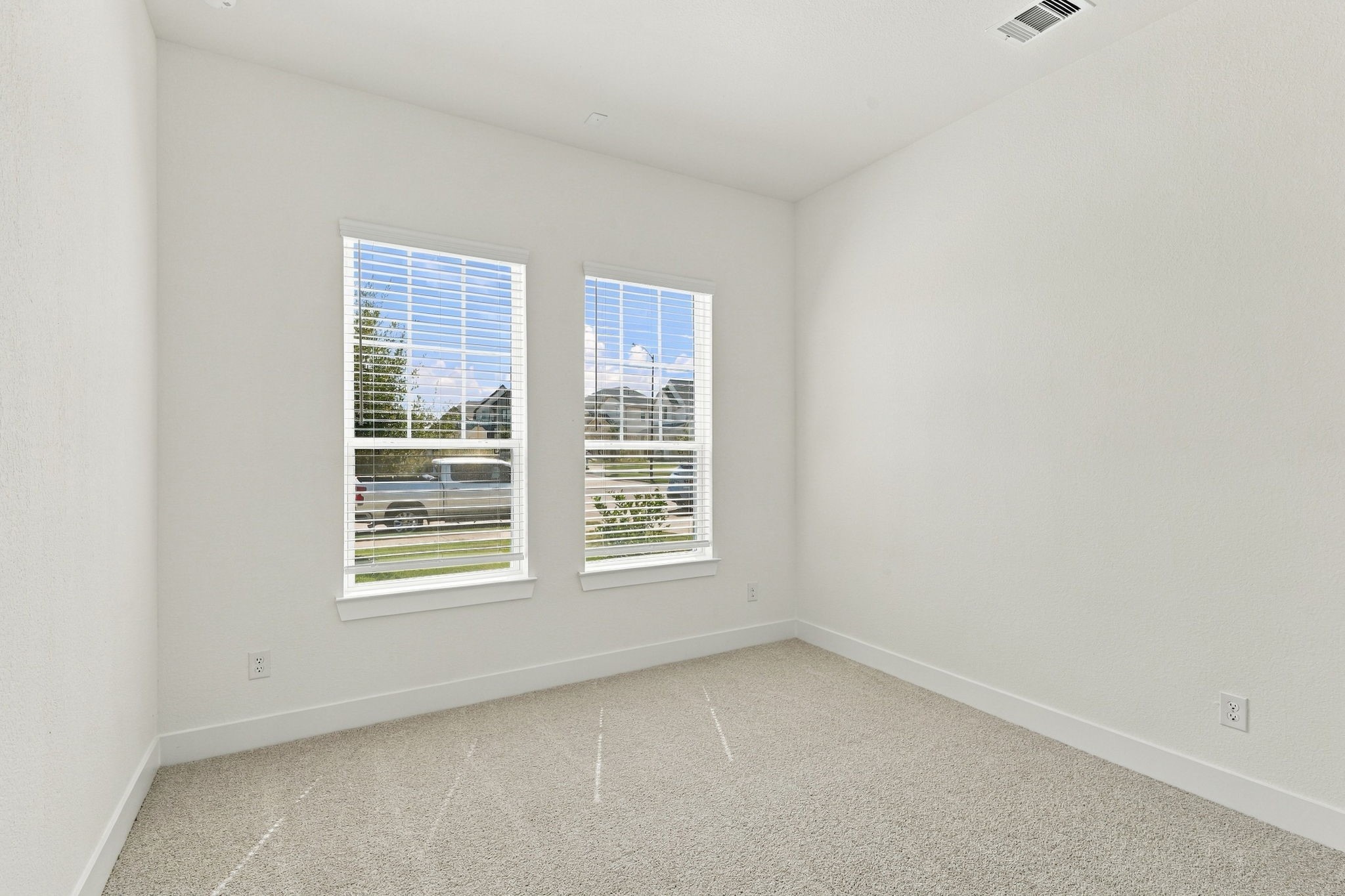 25102 Skyline Prairie Lane Property Photo 4