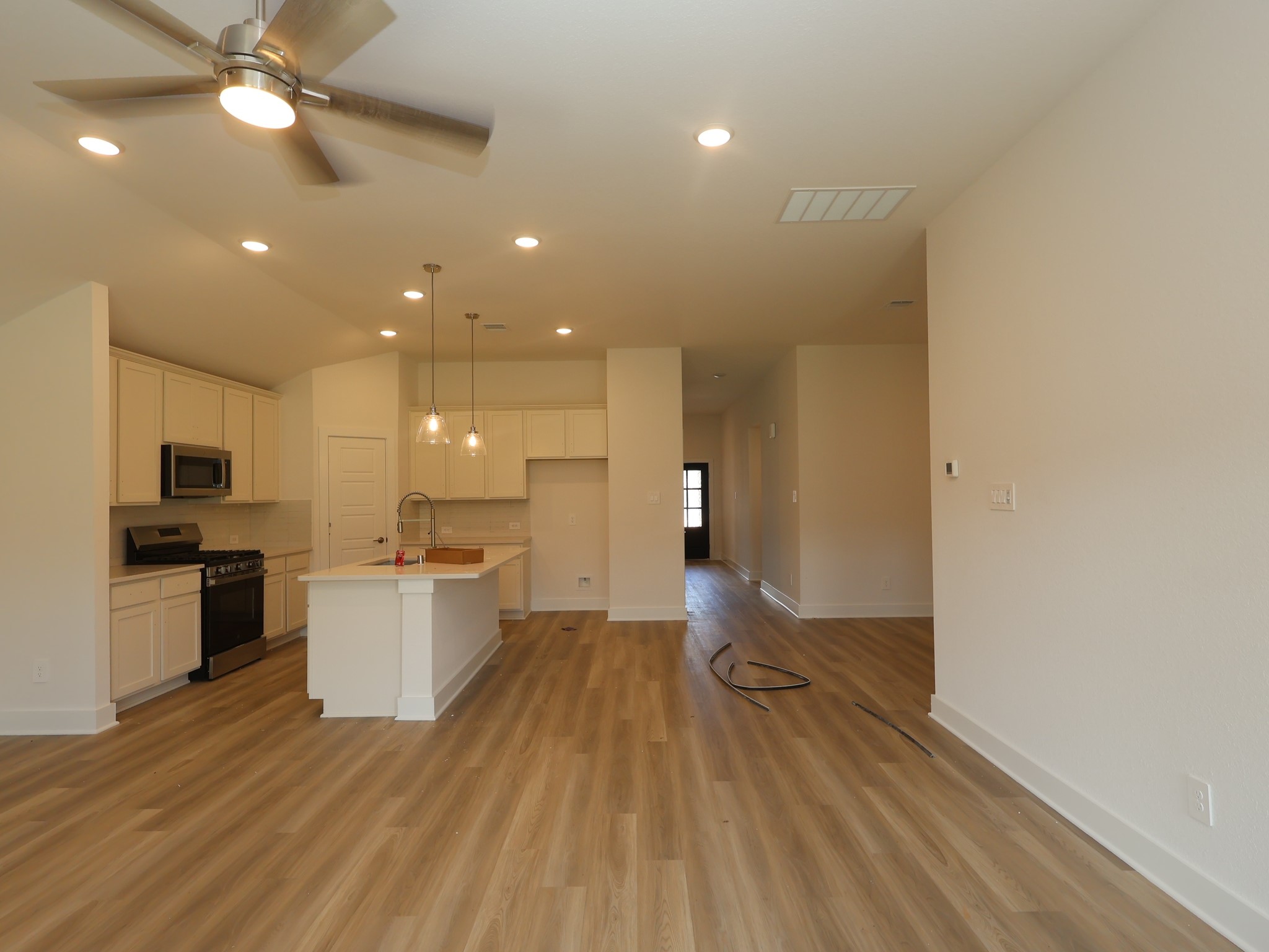 10587 Annex Avenue Property Photo 4