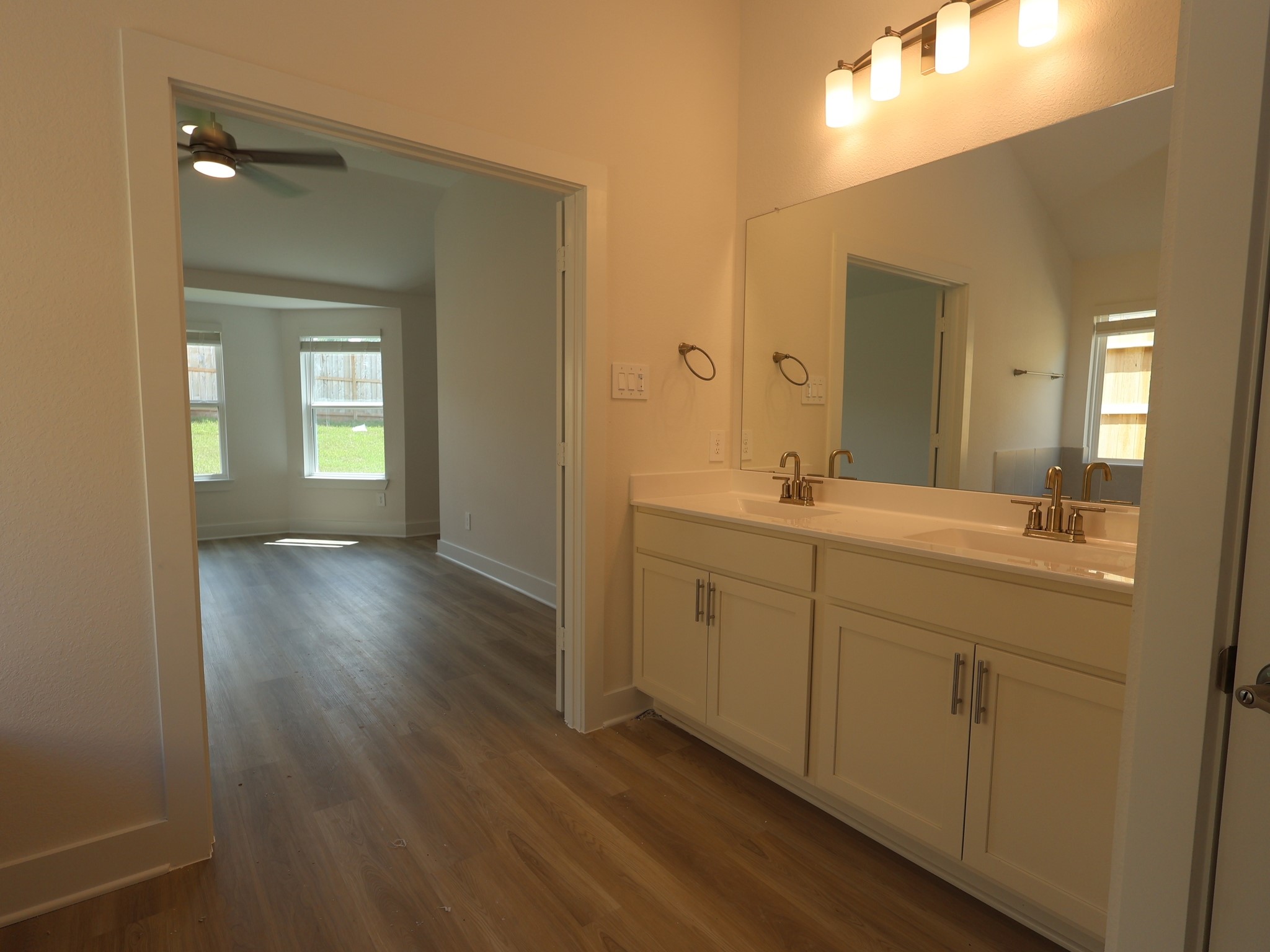 10587 Annex Avenue Property Photo 8