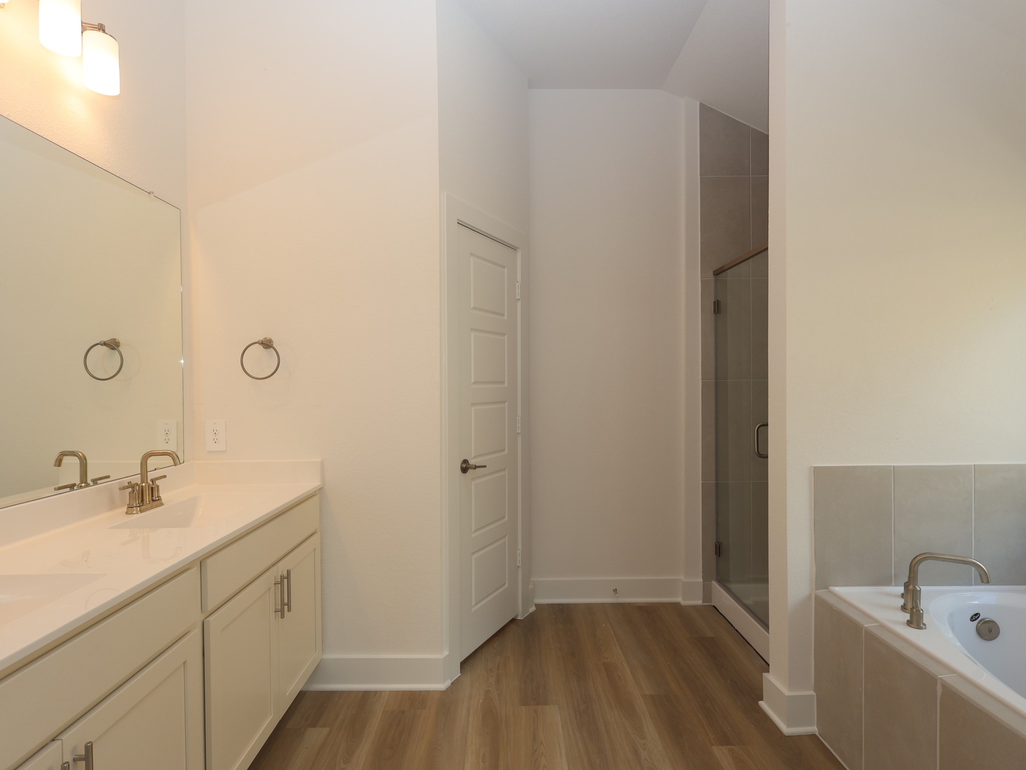 10587 Annex Avenue Property Photo 9