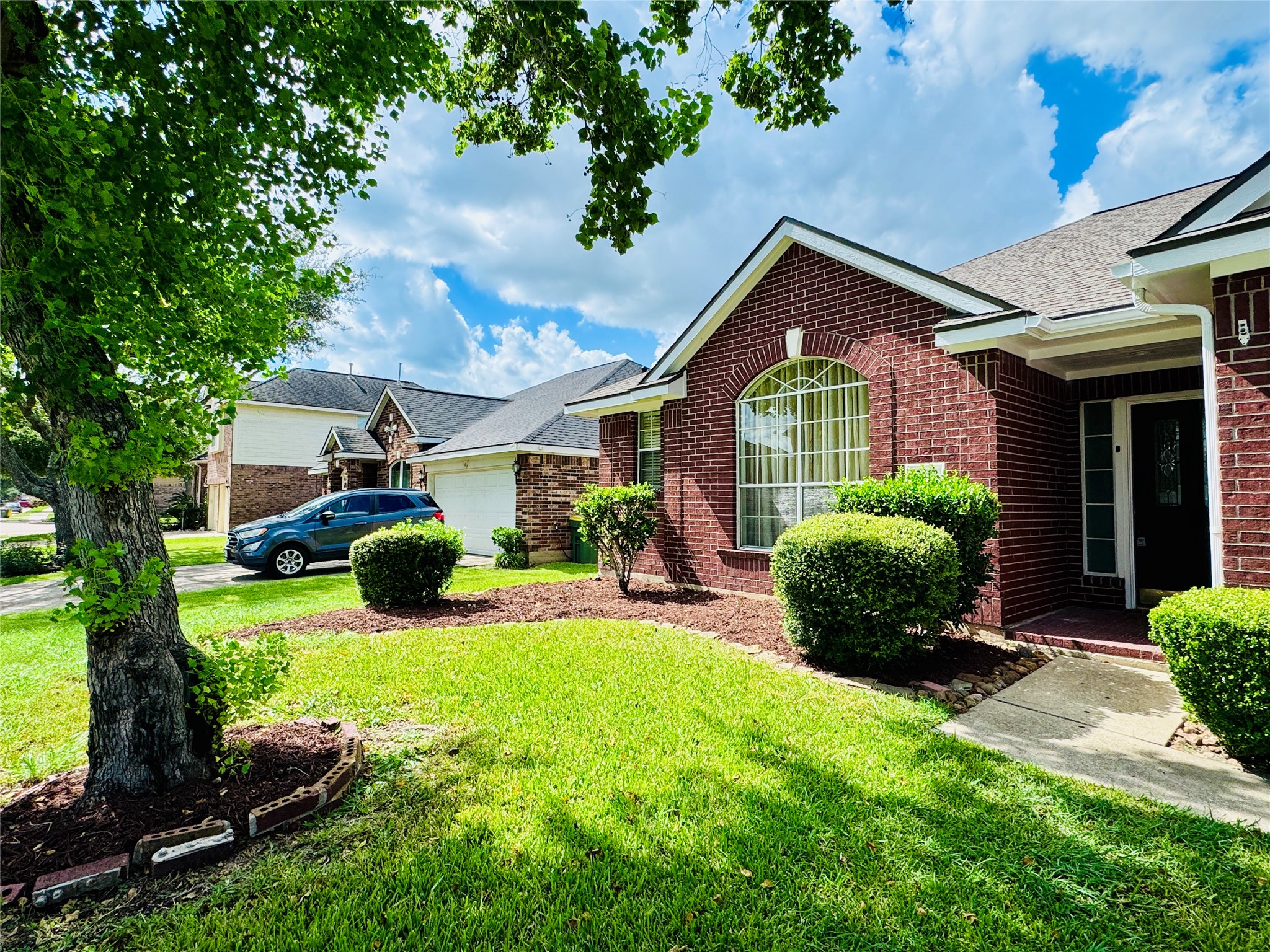 3611 Sheldon Dr Property Photo 2