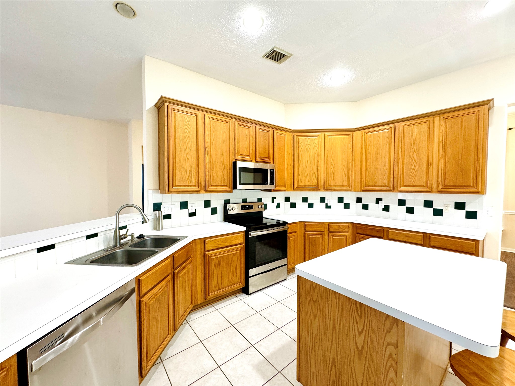 3611 Sheldon Dr Property Photo 9