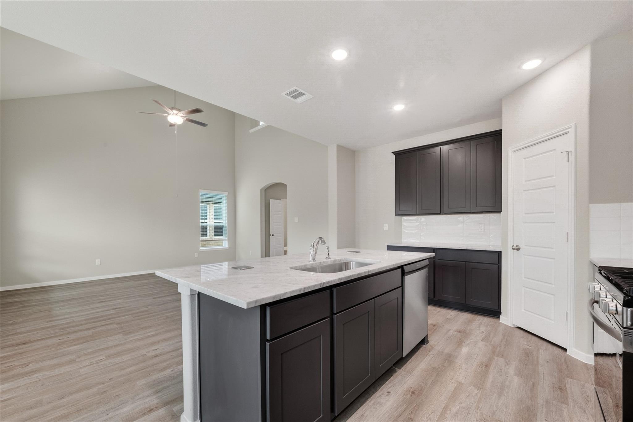 2110 Spring Hollow Drive, Baytown Tx 77521 Property Photo 10