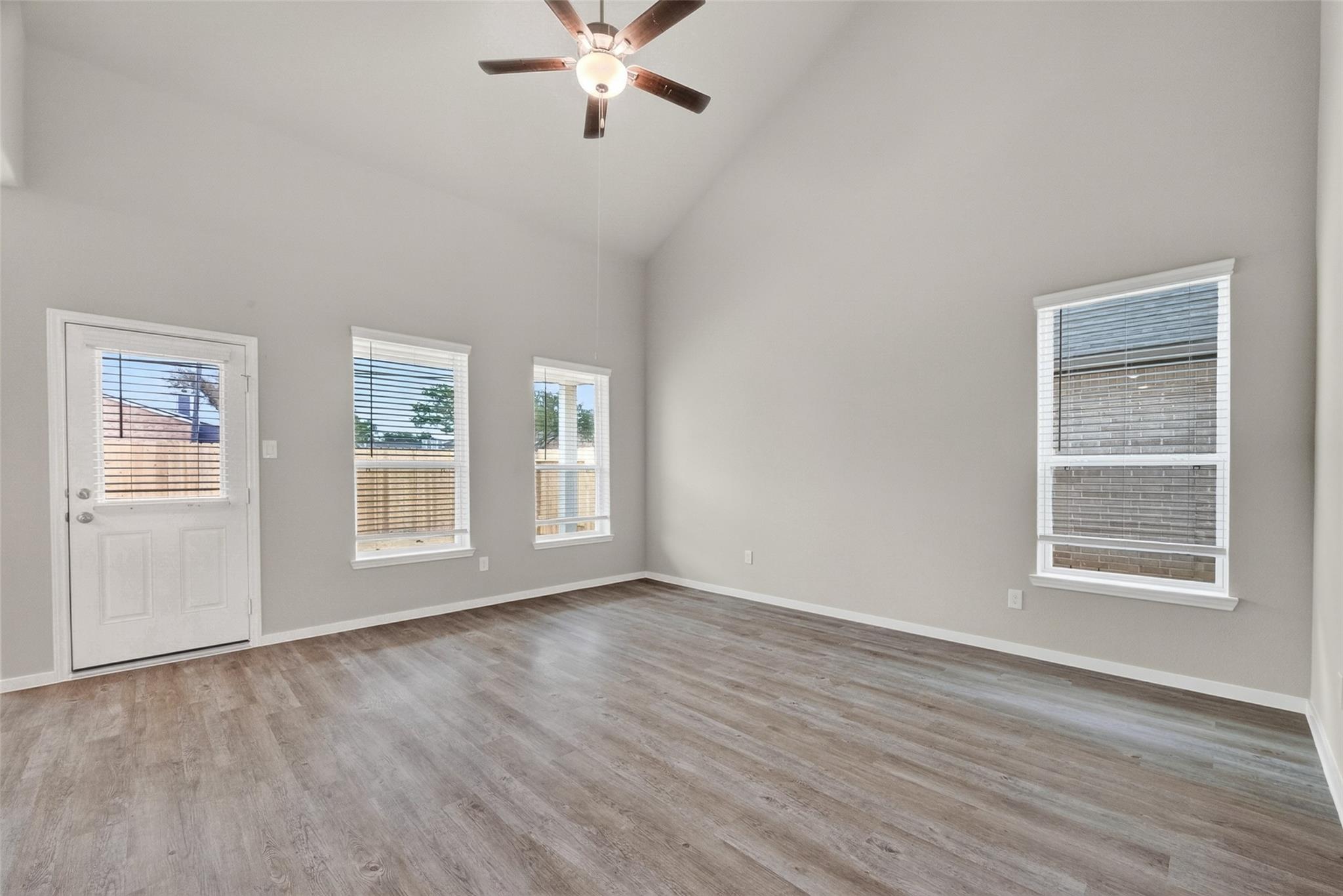 2110 Spring Hollow Drive, Baytown Tx 77521 Property Photo 18