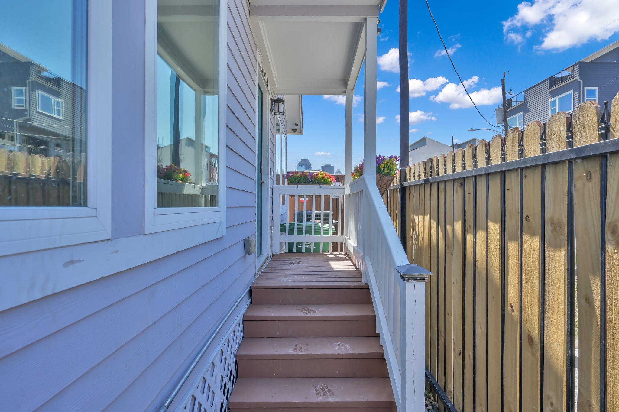 1614 Hickory Street Property Photo 4