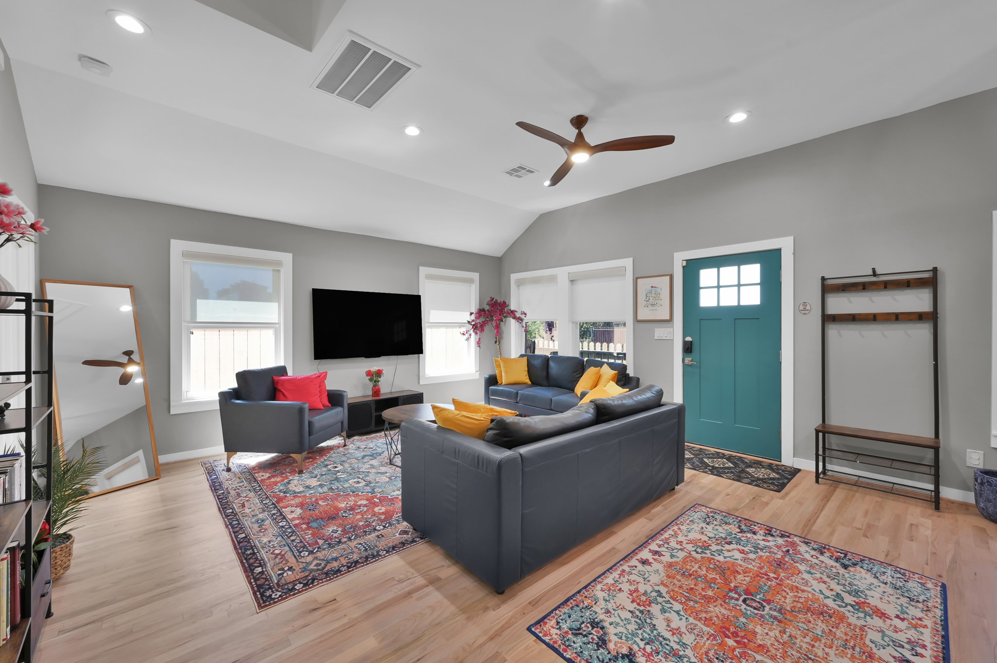 1614 Hickory Street Property Photo 8