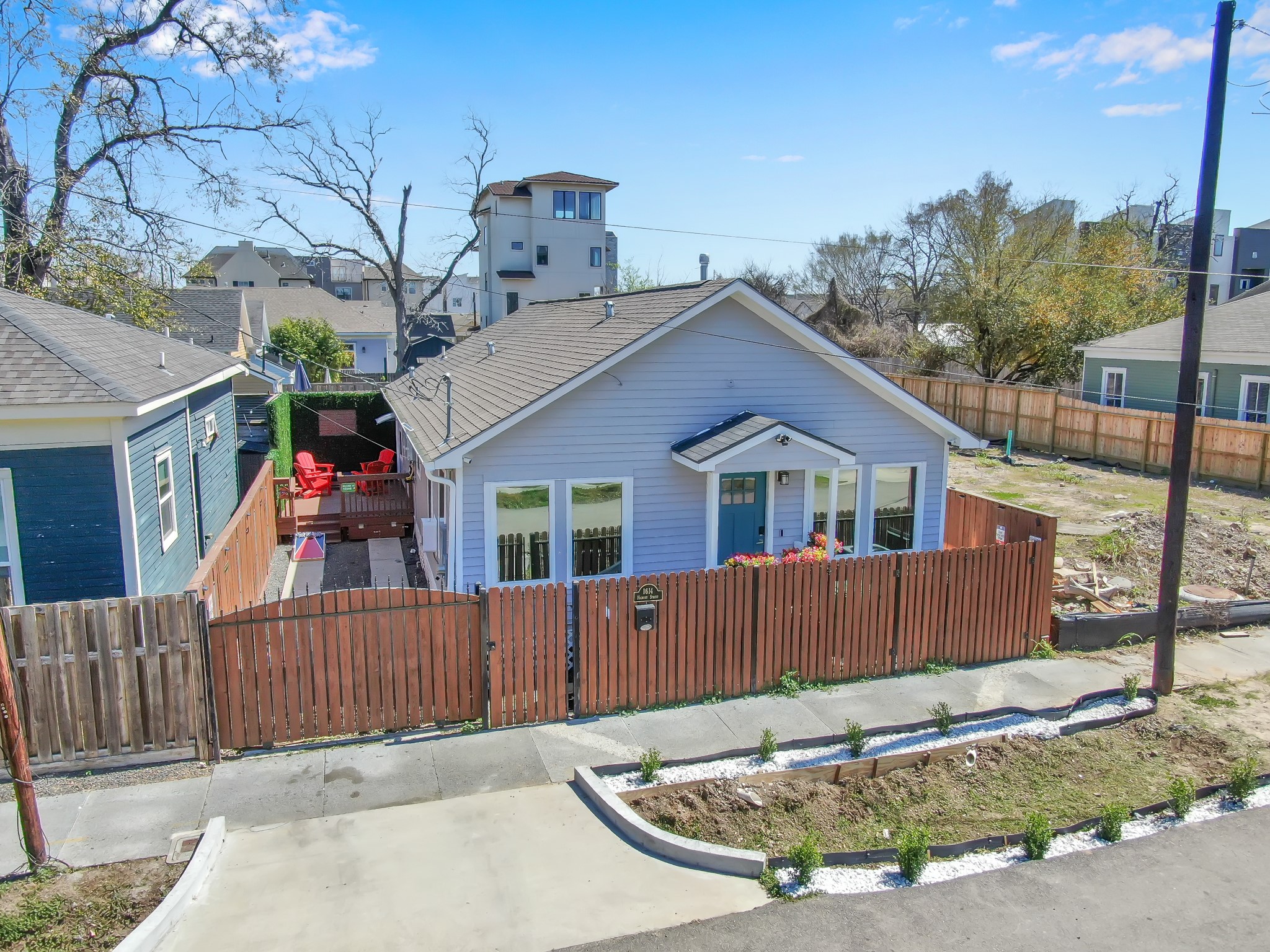 1614 Hickory Street Property Photo 31